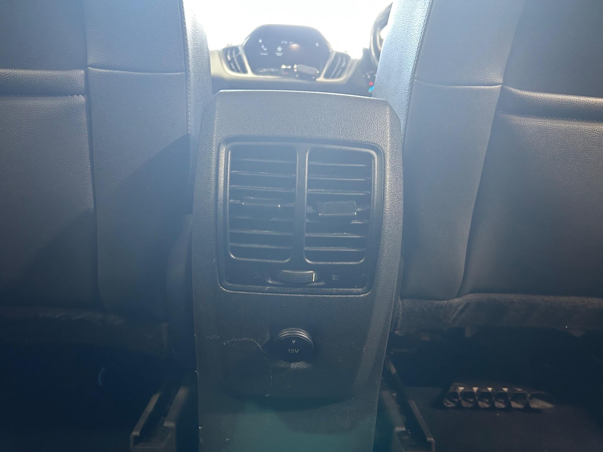 Ford Kuga - Image 18