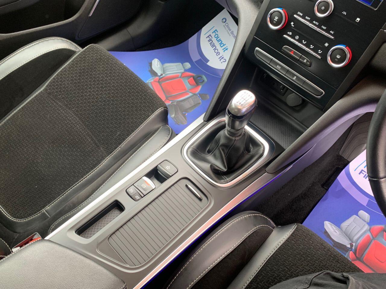 Renault Megane - Image 12