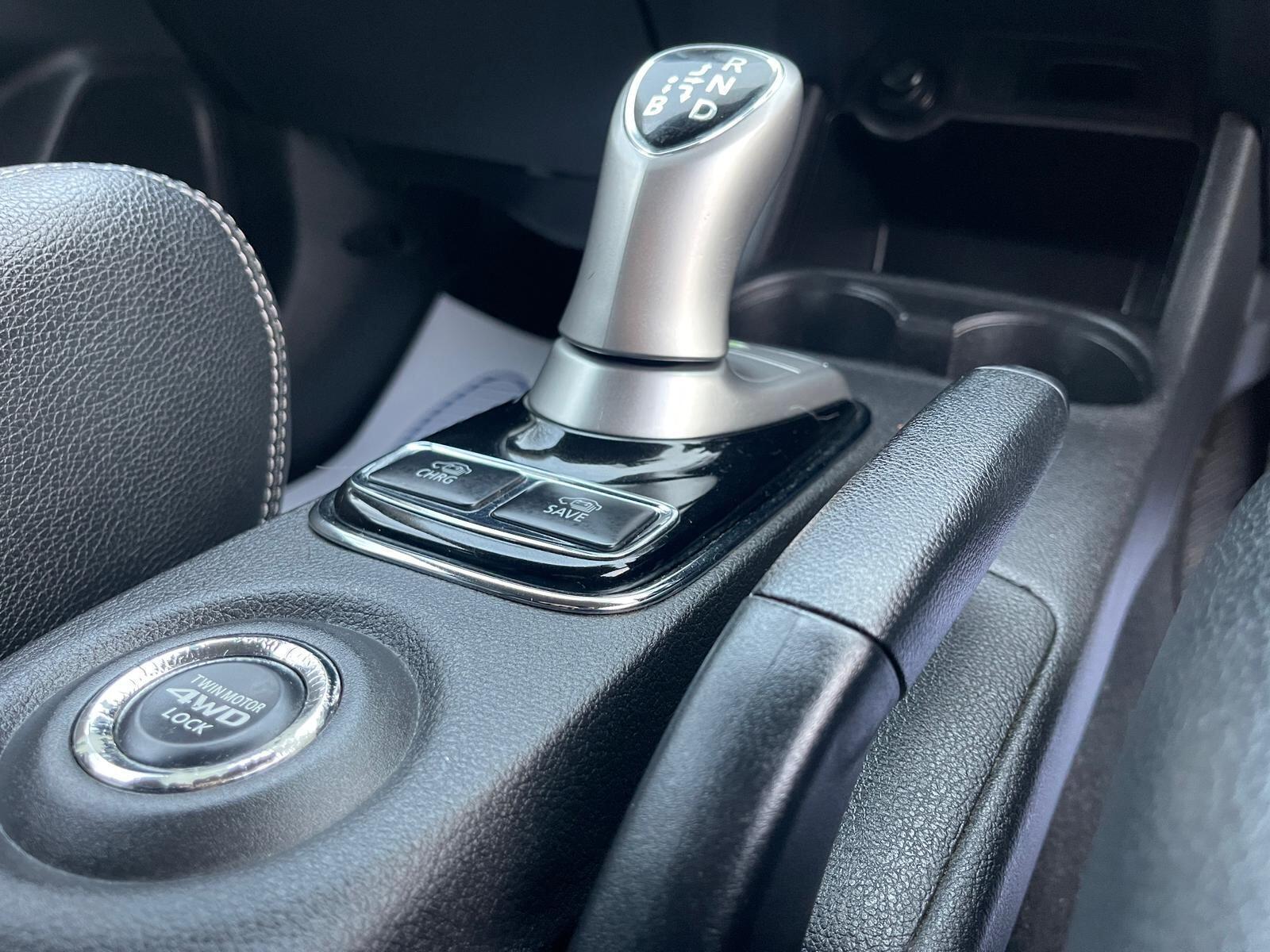 Mitsubishi Outlander - Image 17