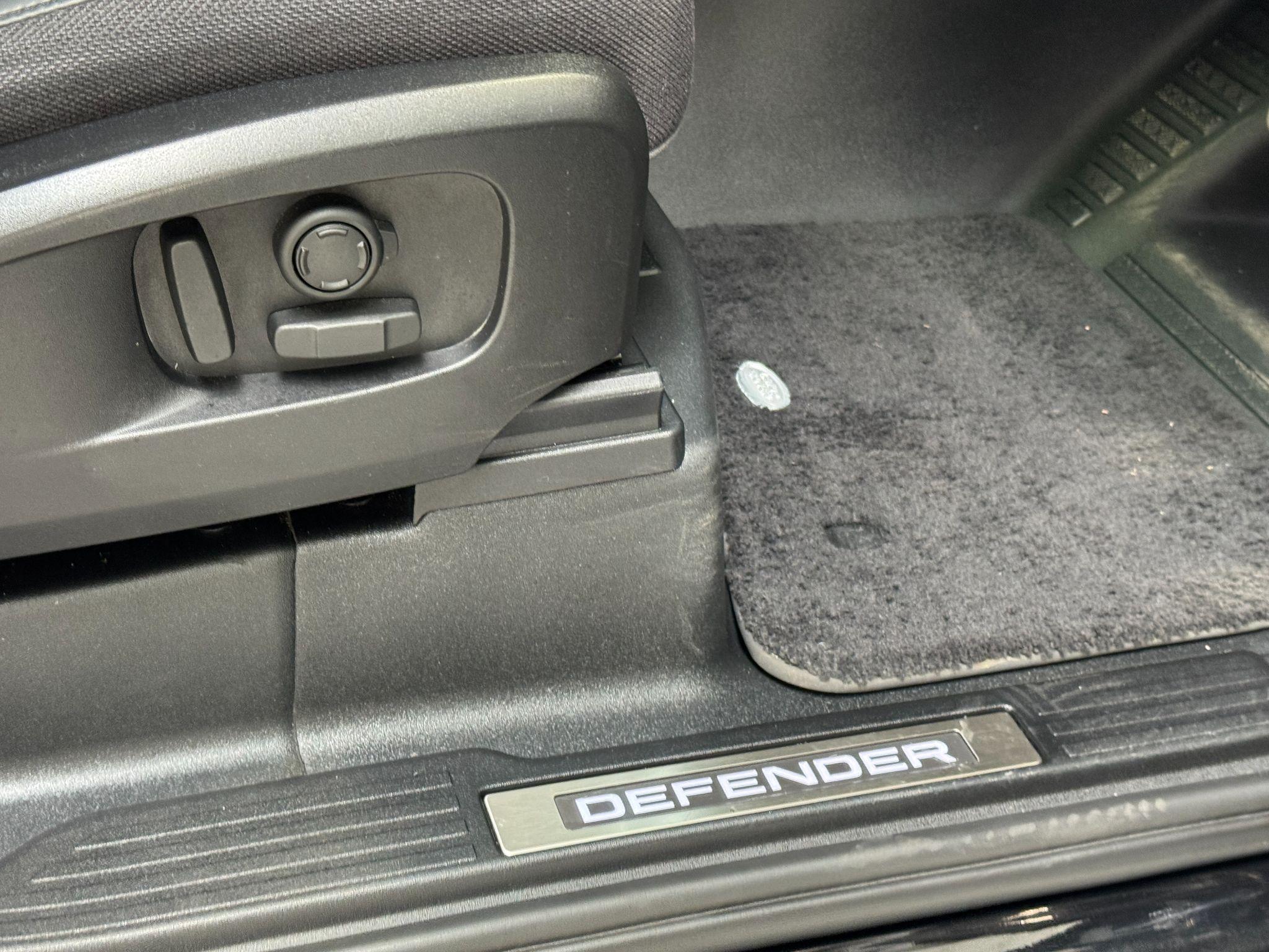 Land Rover Defender 90 - Image 61