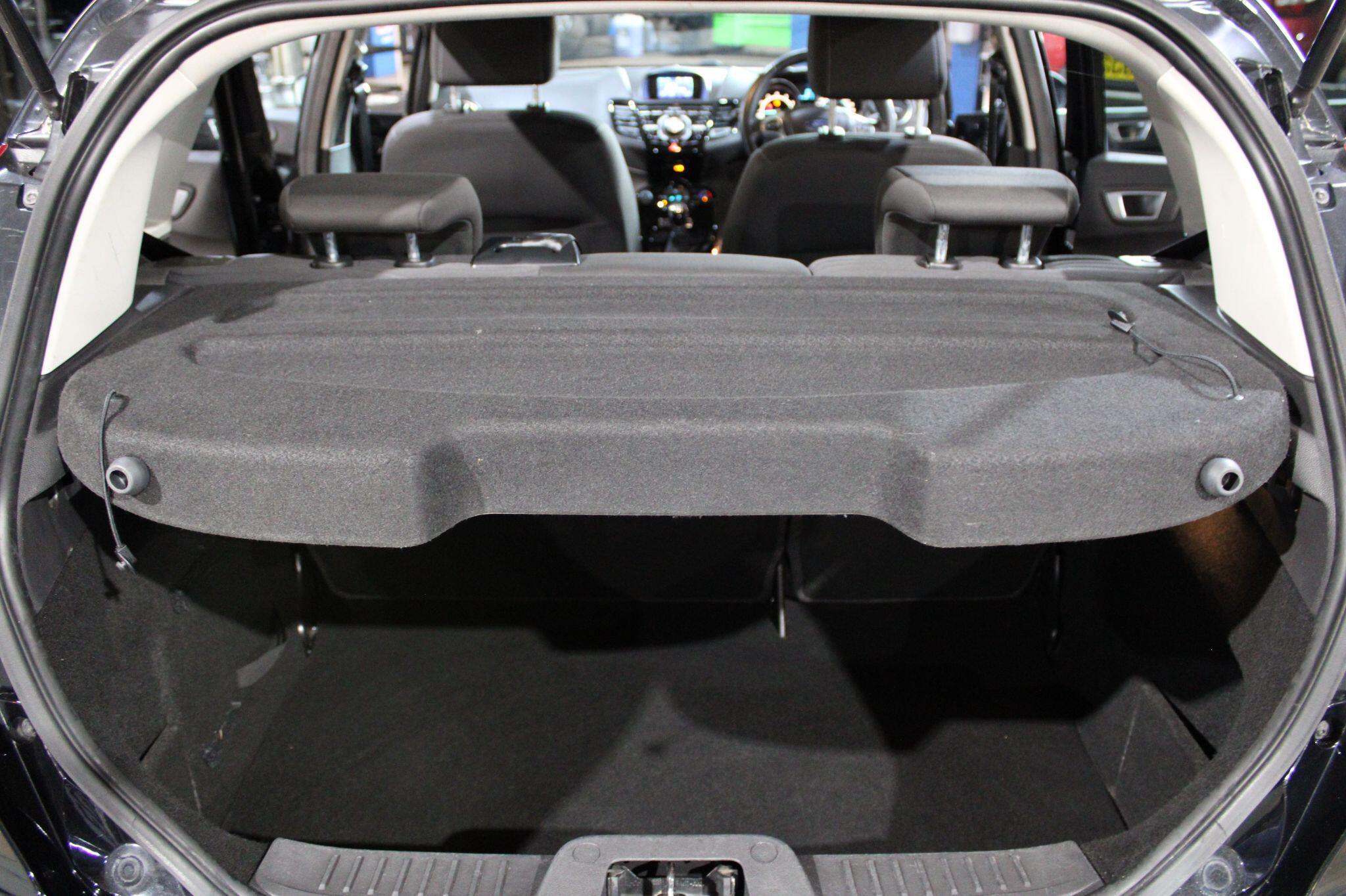 Ford Fiesta - Image 10