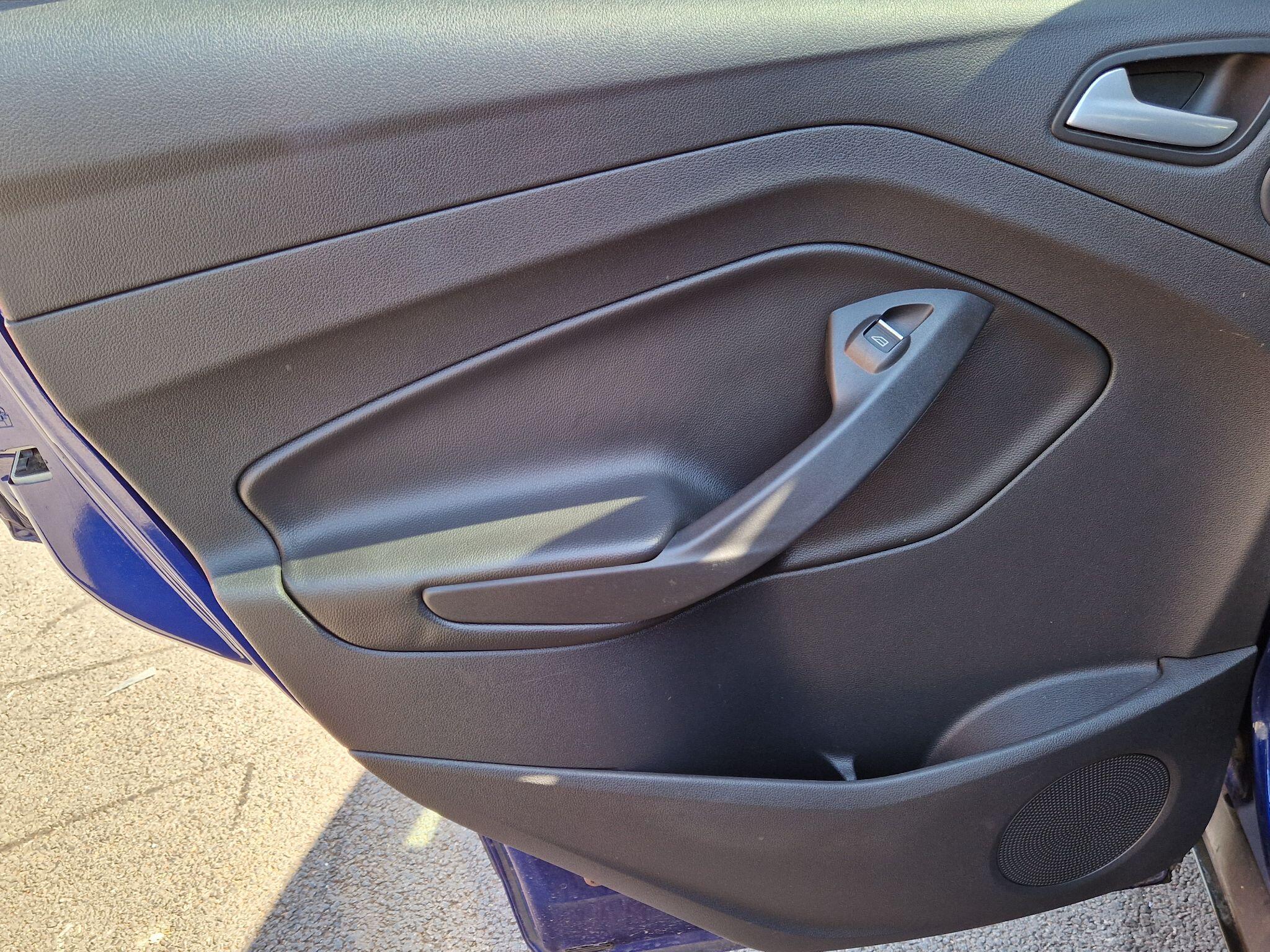 Ford Kuga - Image 41