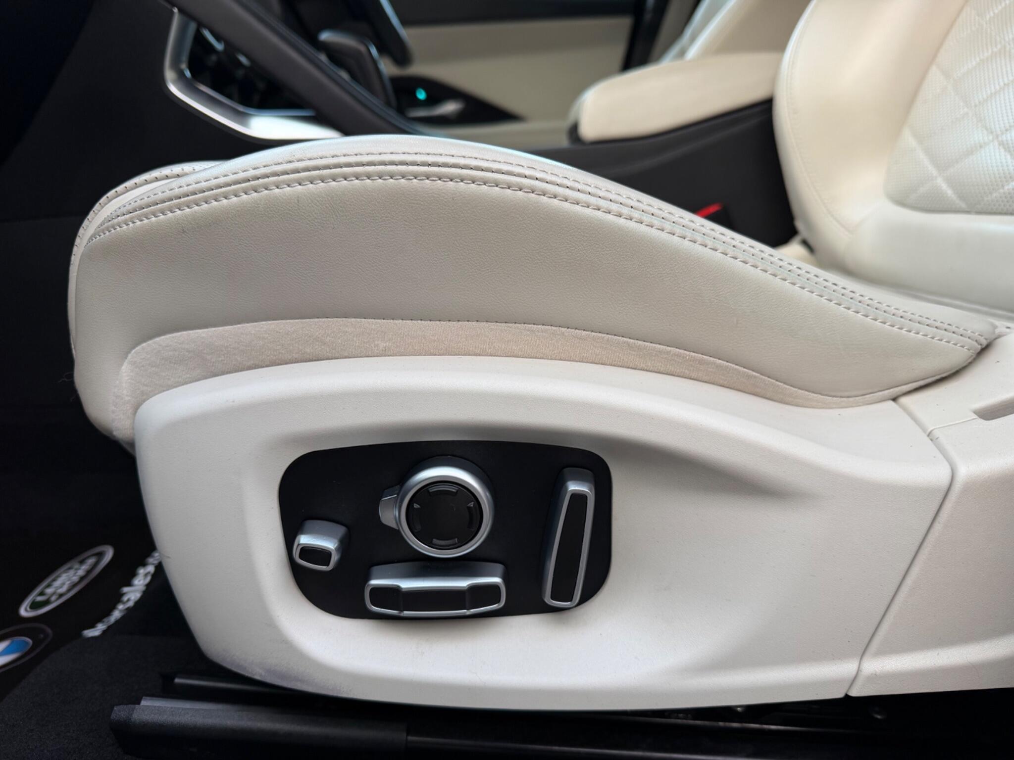 Jaguar E-Pace - Image 37