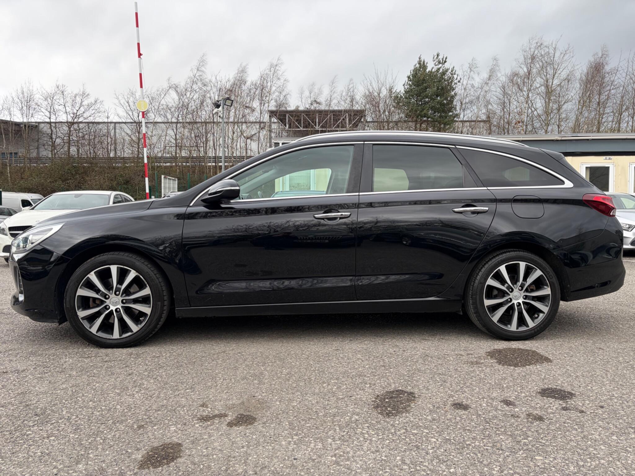 Hyundai i30 - Image 10