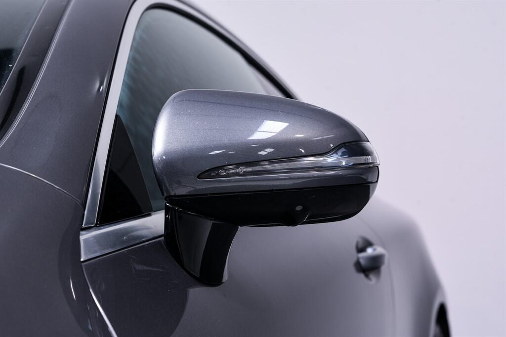 Mercedes E Class - Image 8