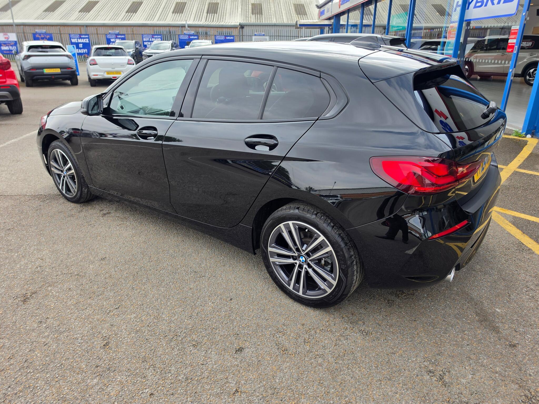 BMW 1 Series - Image 8