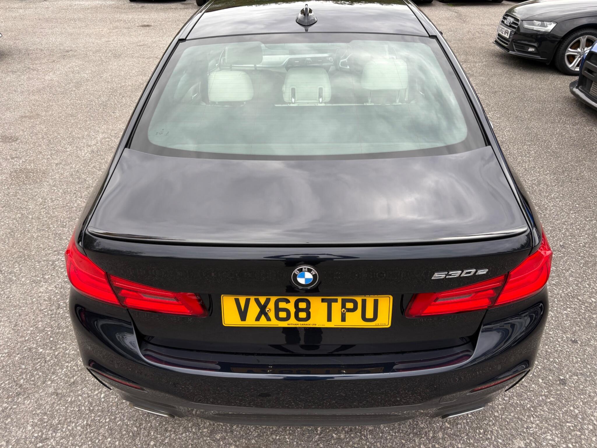 BMW 5 Series - Image 18