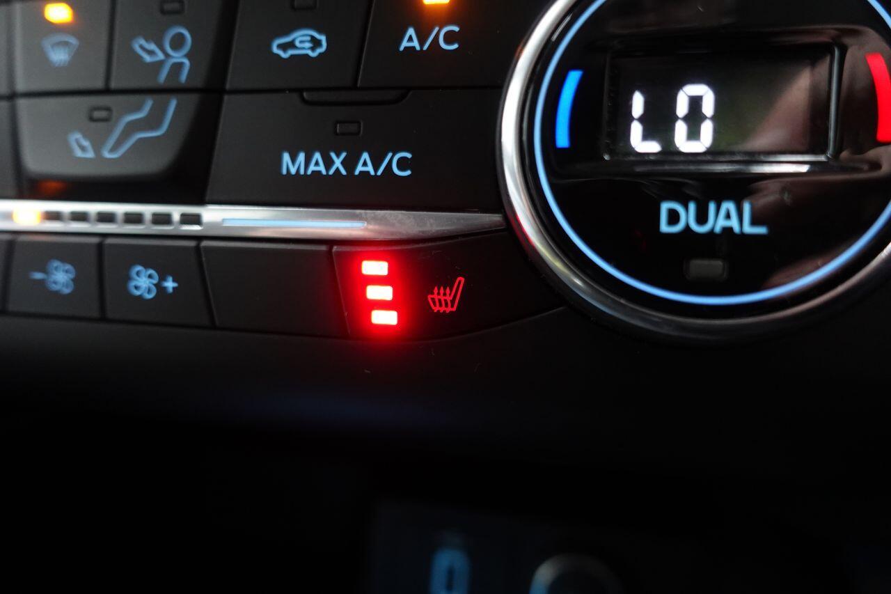 Ford Focus - Image 41