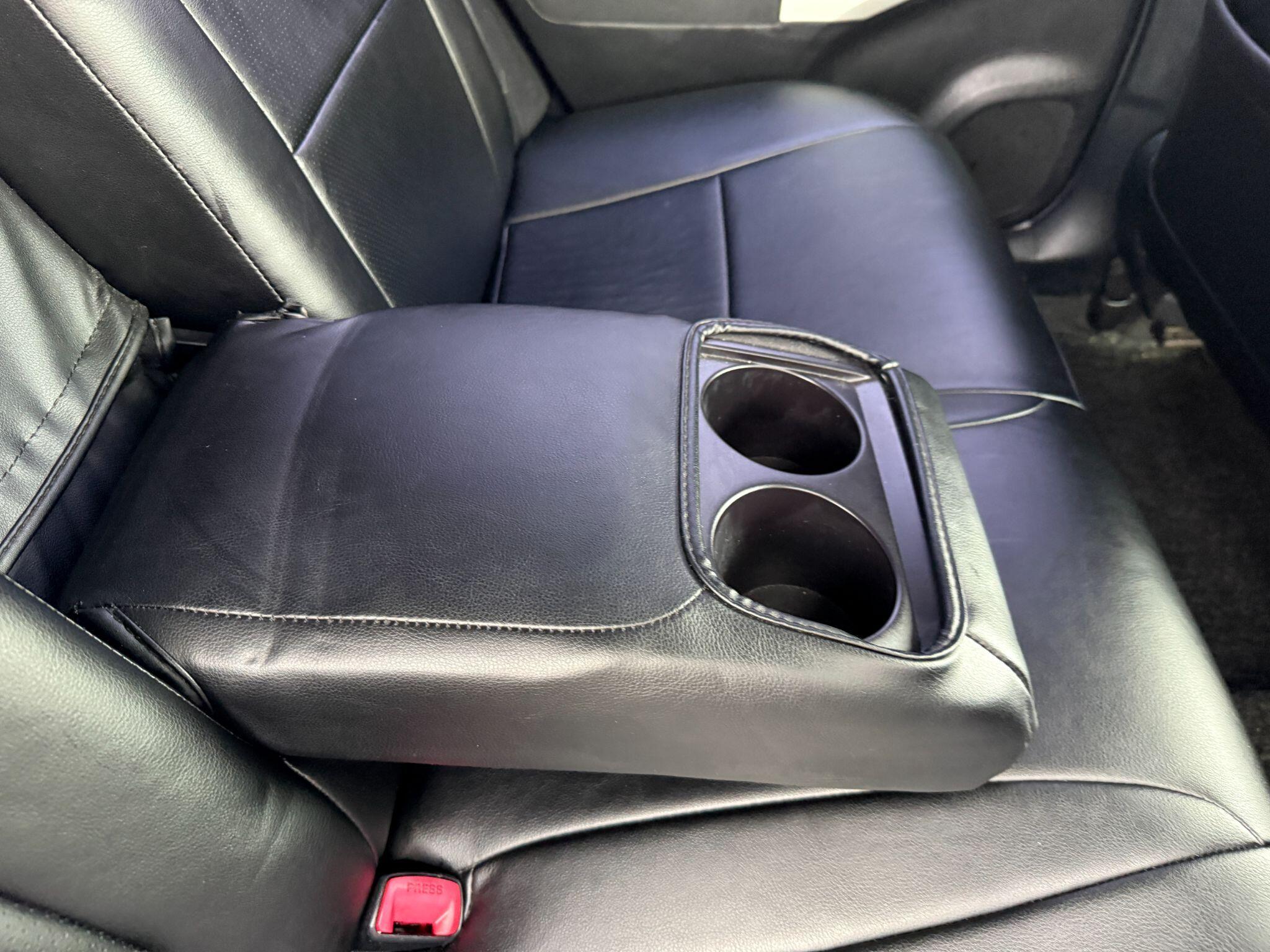 Toyota Prius - Image 31