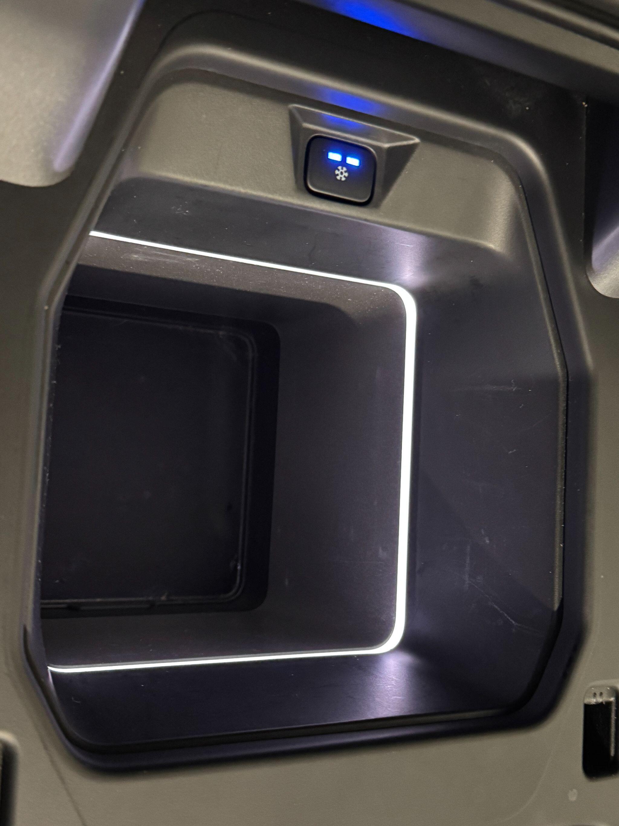 Land Rover Defender 110 - Image 88