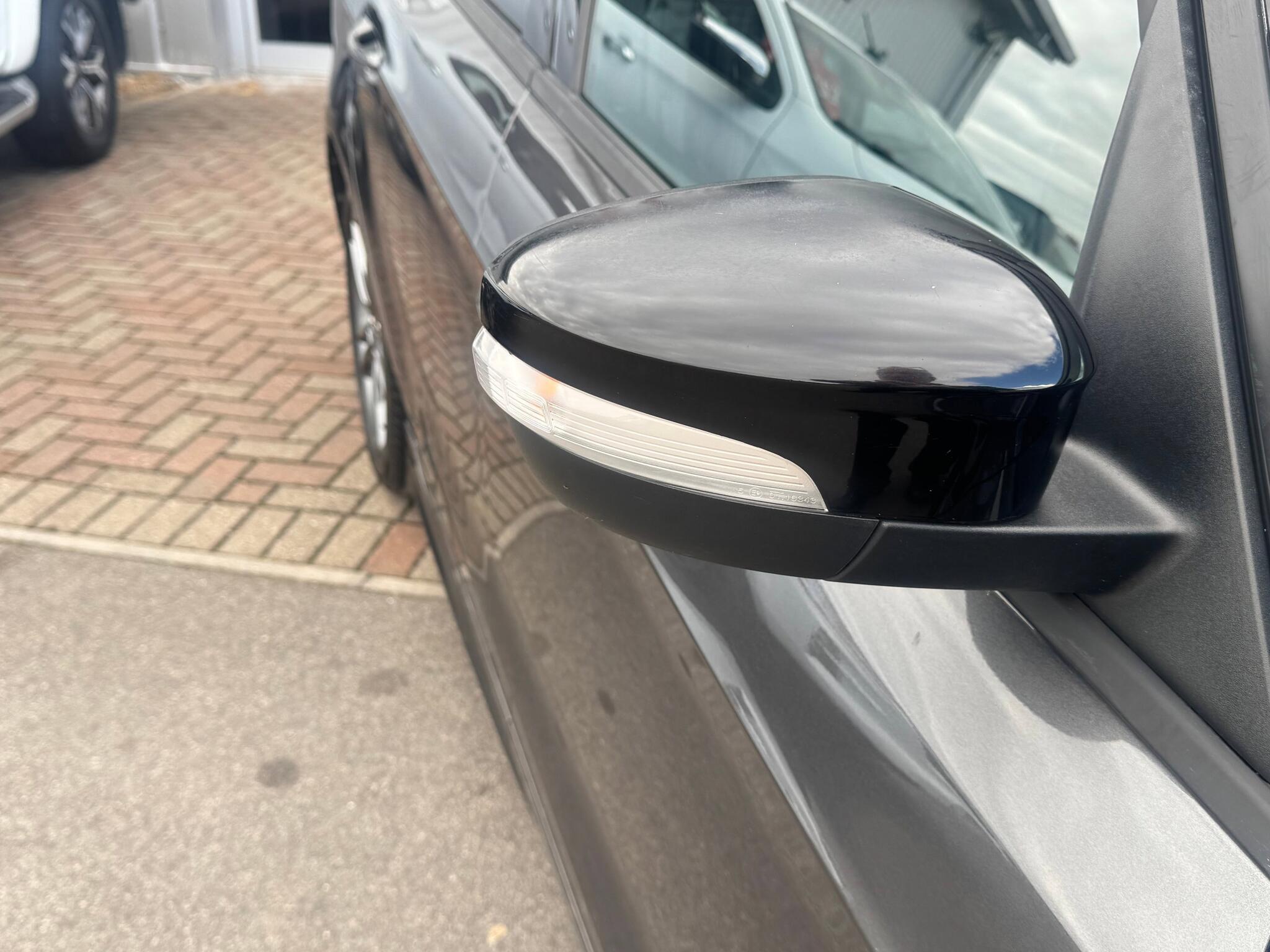 Ford S-MAX - Image 12