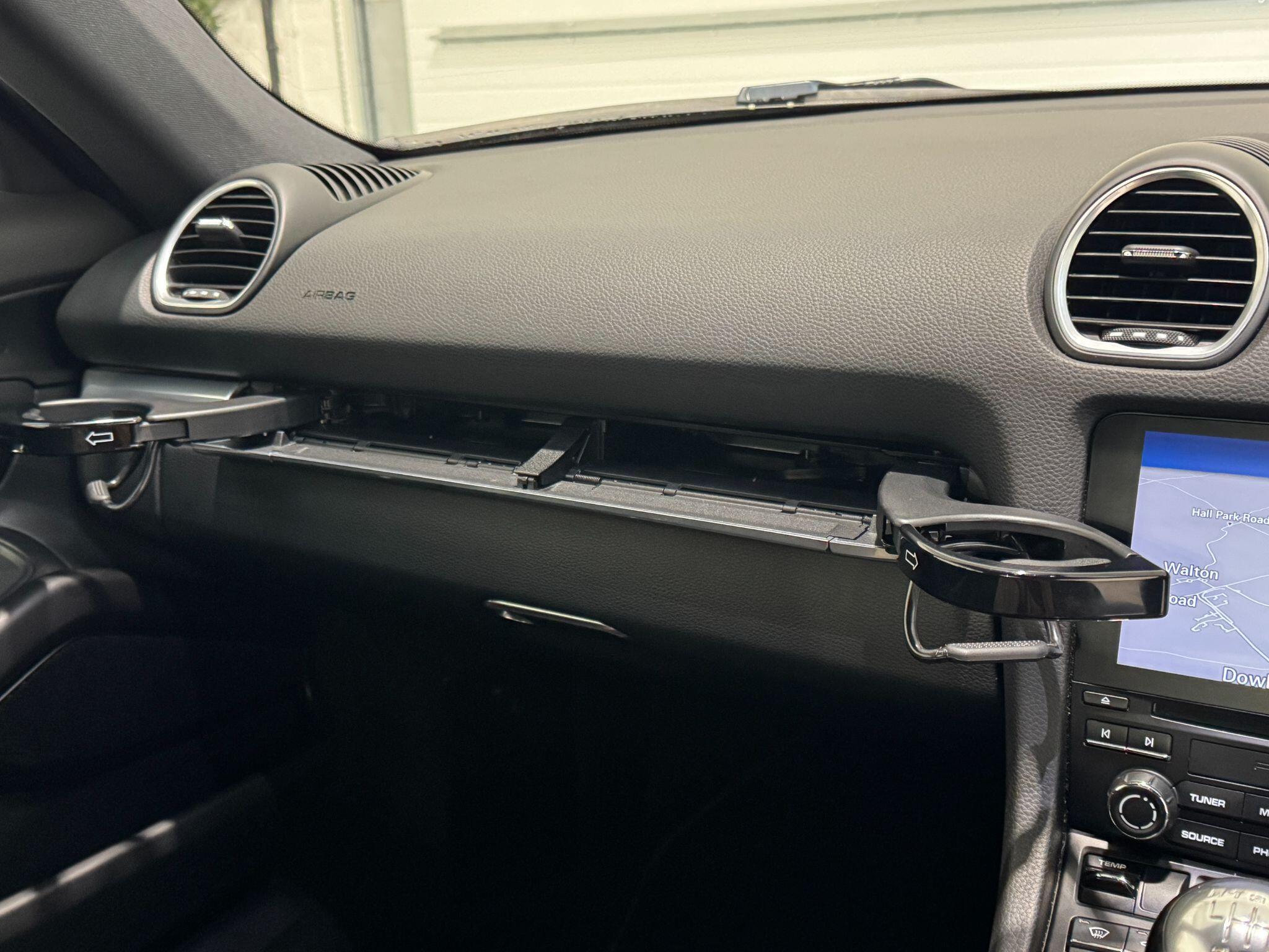 Porsche 718 Cayman - Image 67