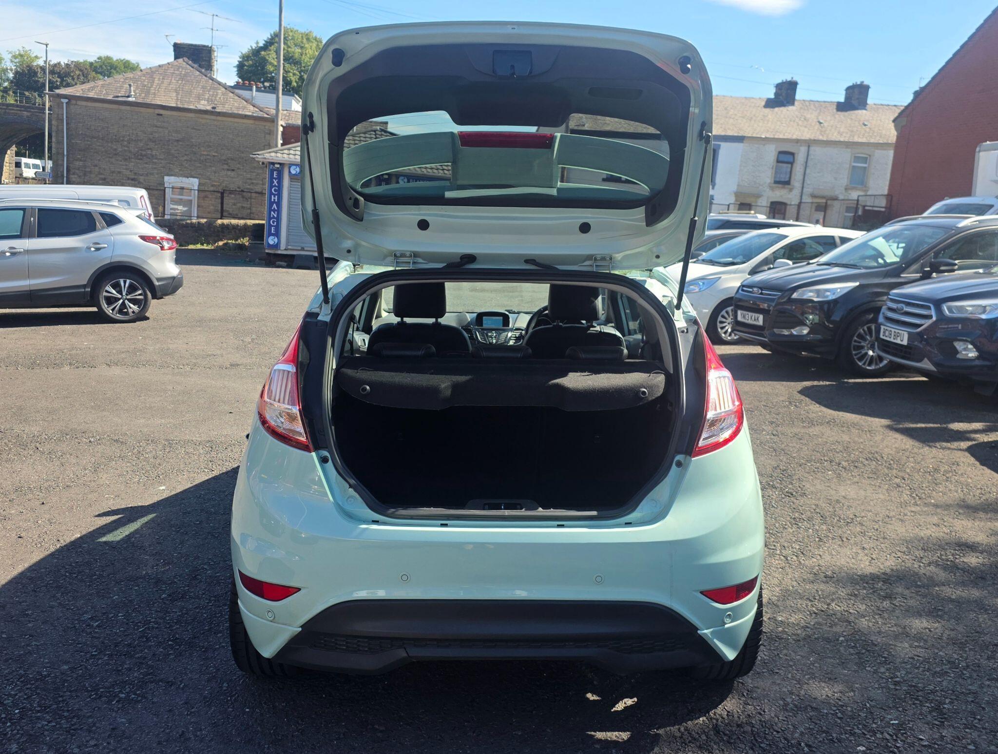Ford Fiesta - Image 17