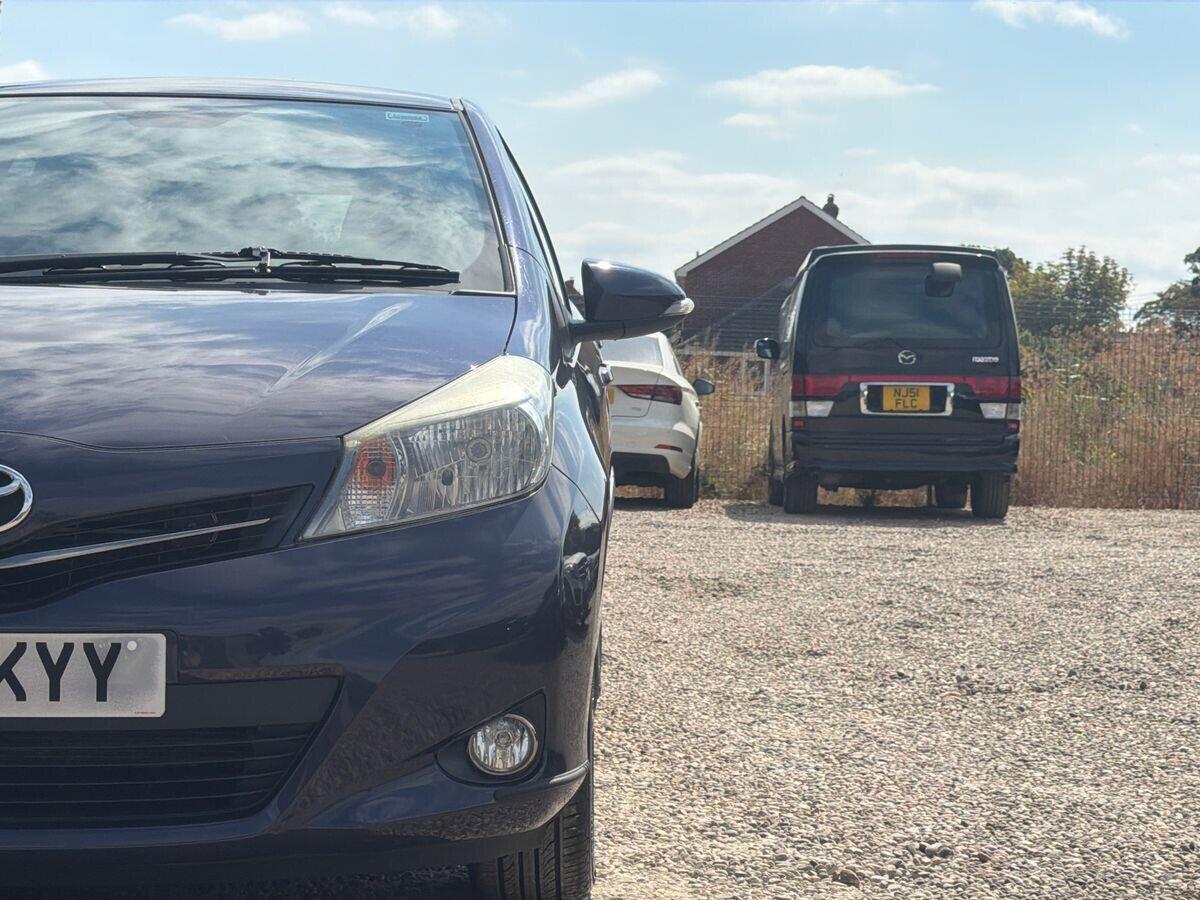 Toyota Yaris - Image 13