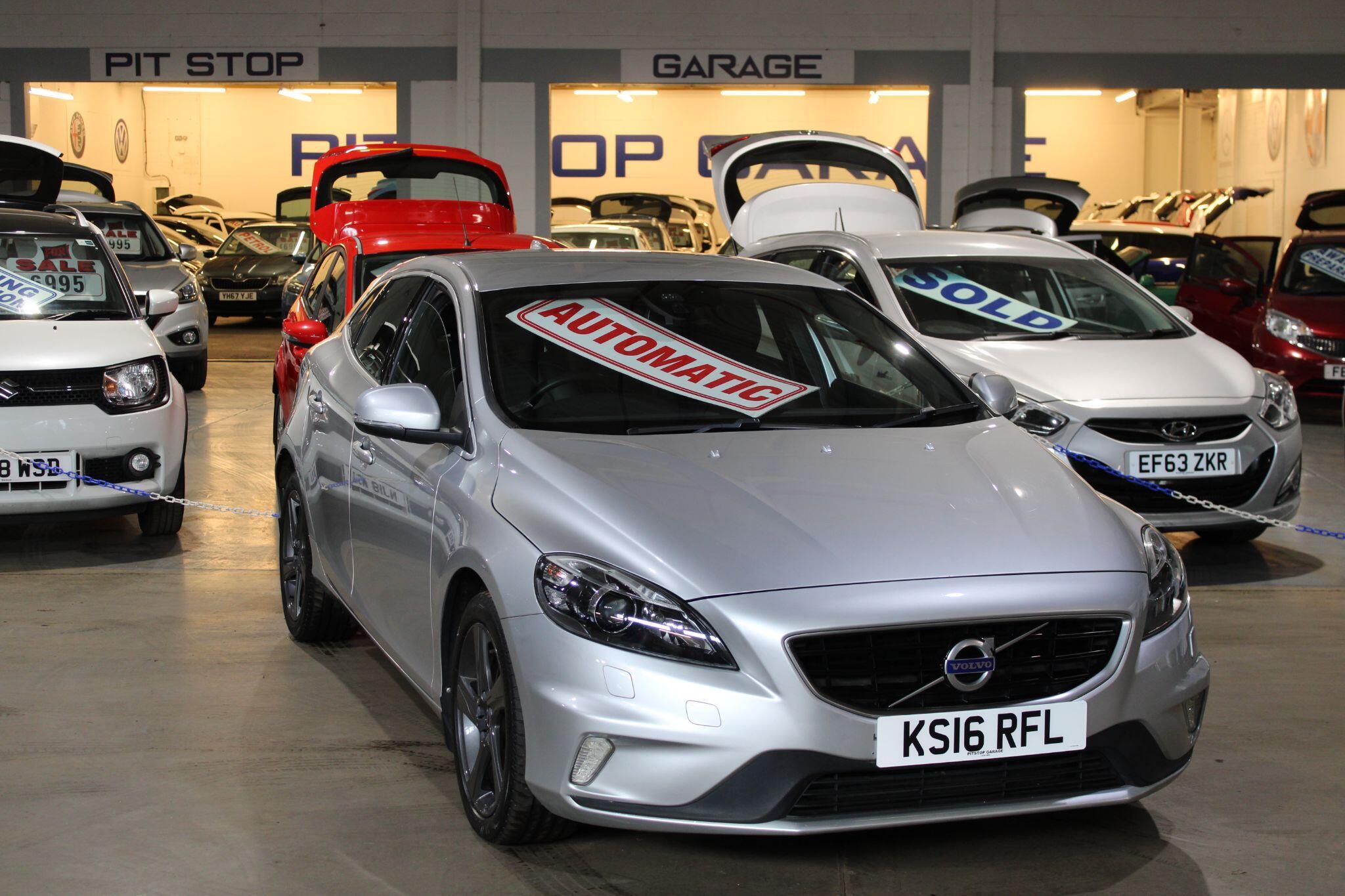 Volvo V40 - Image 16