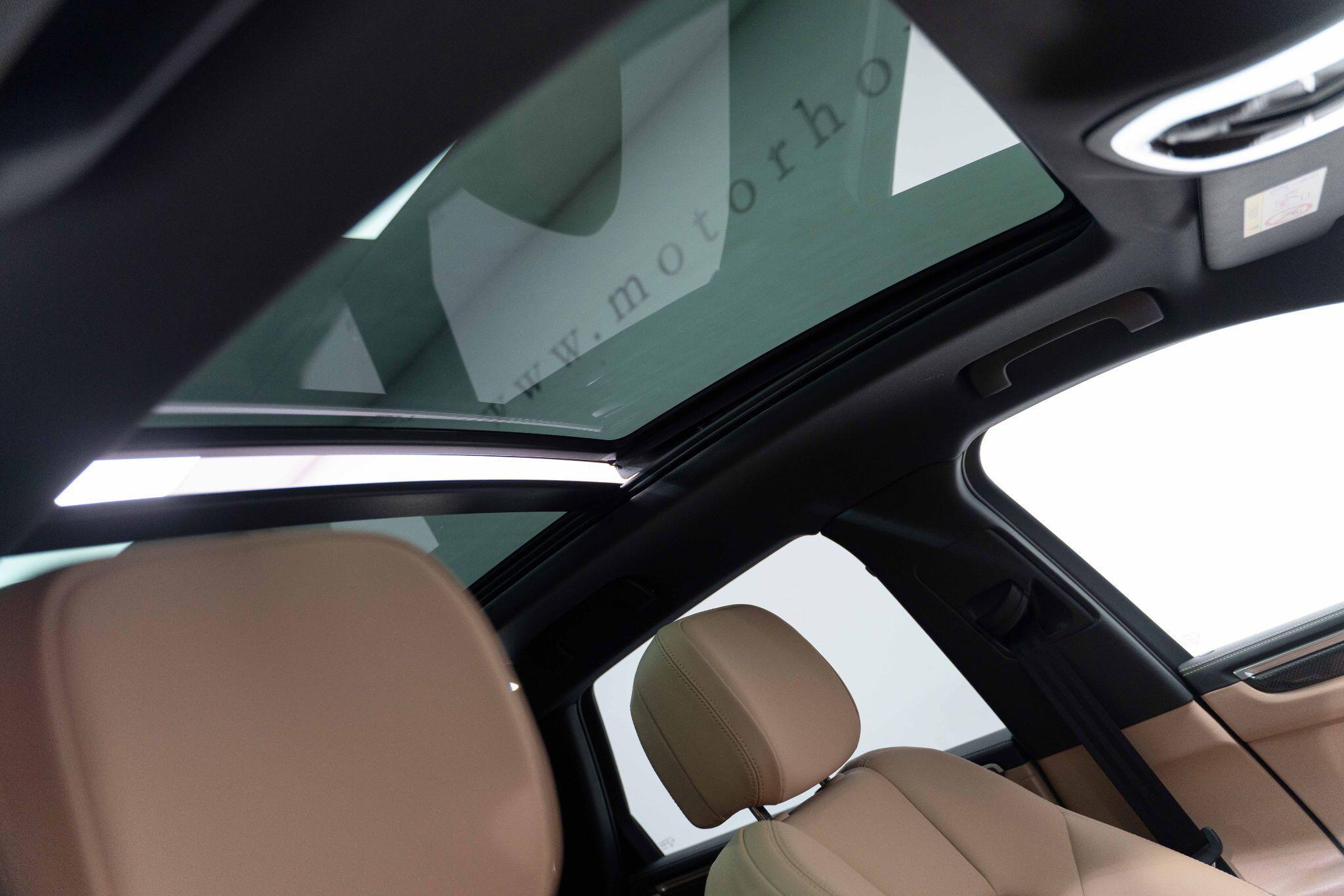 Porsche Macan - Image 10