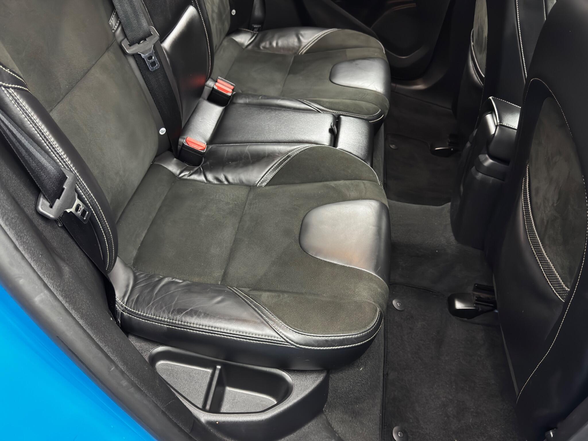 Volvo V40 - Image 16
