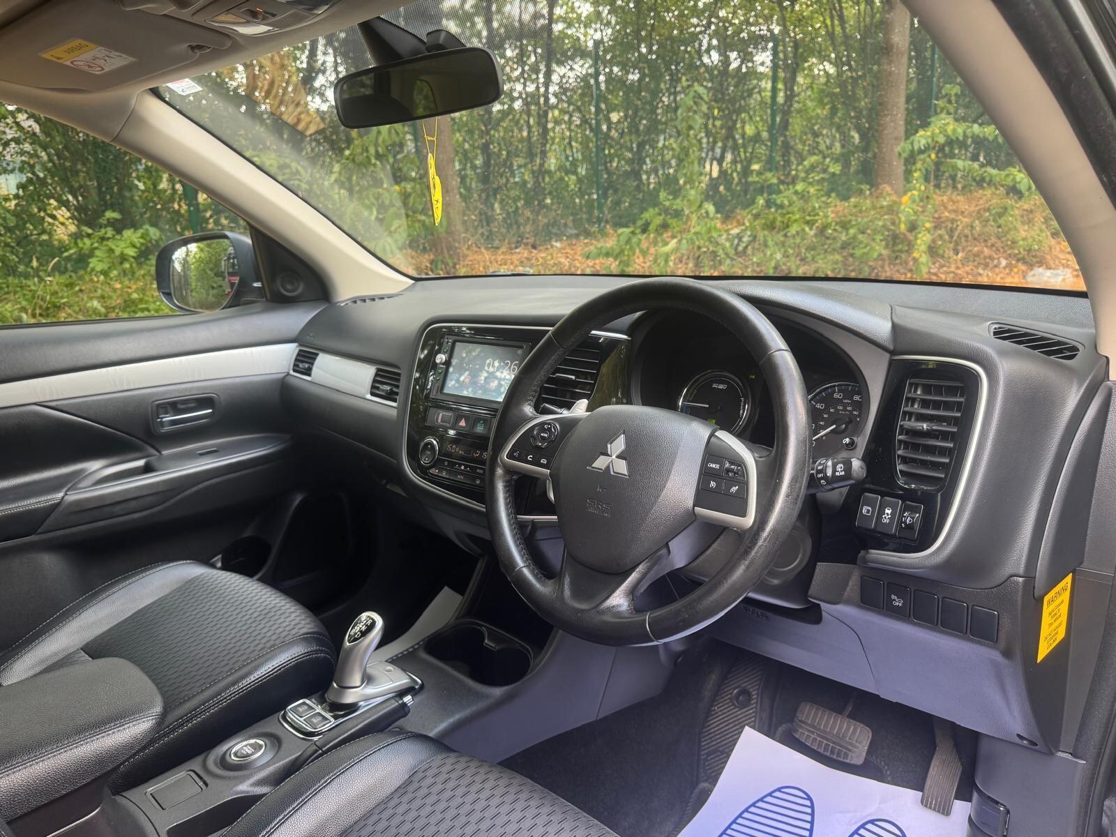 Mitsubishi Outlander - Image 19