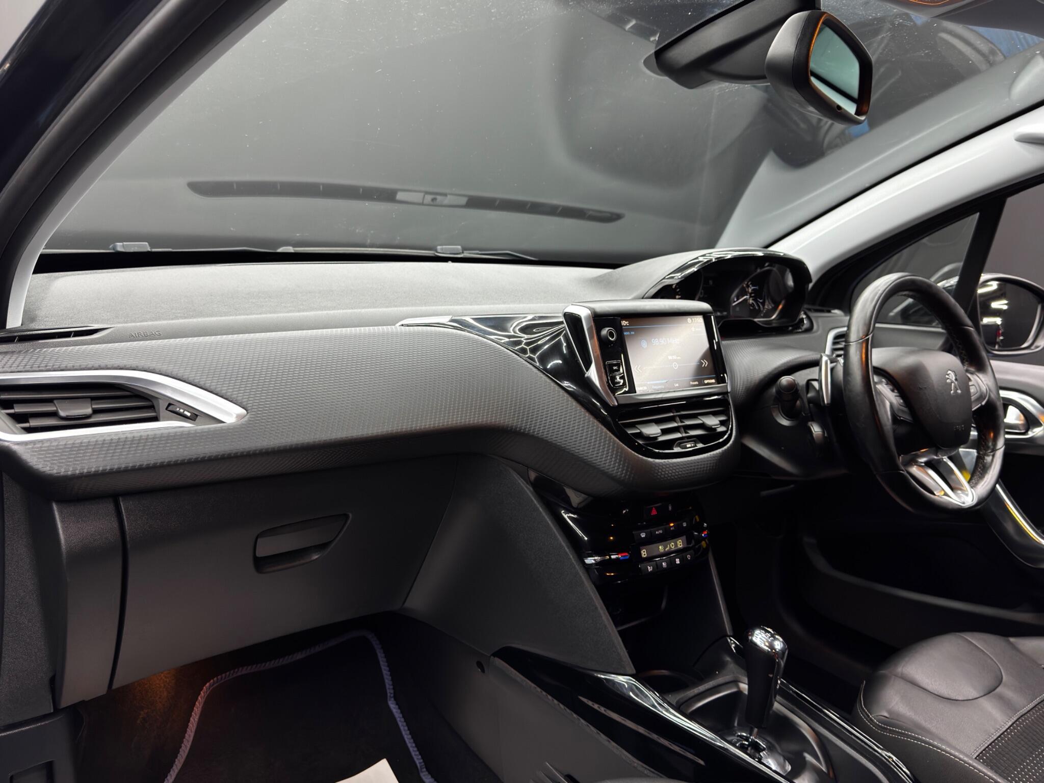 Peugeot 2008 - Image 11
