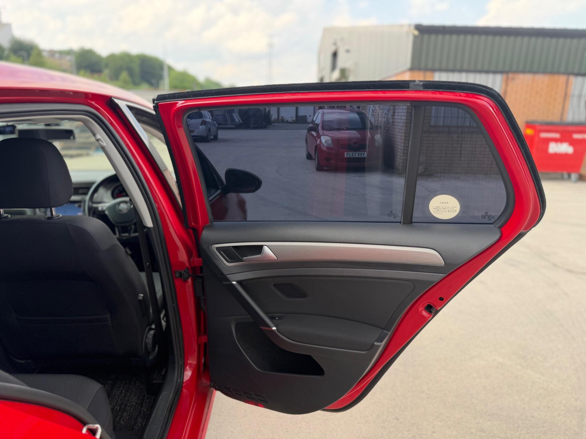Volkswagen Golf - Image 18