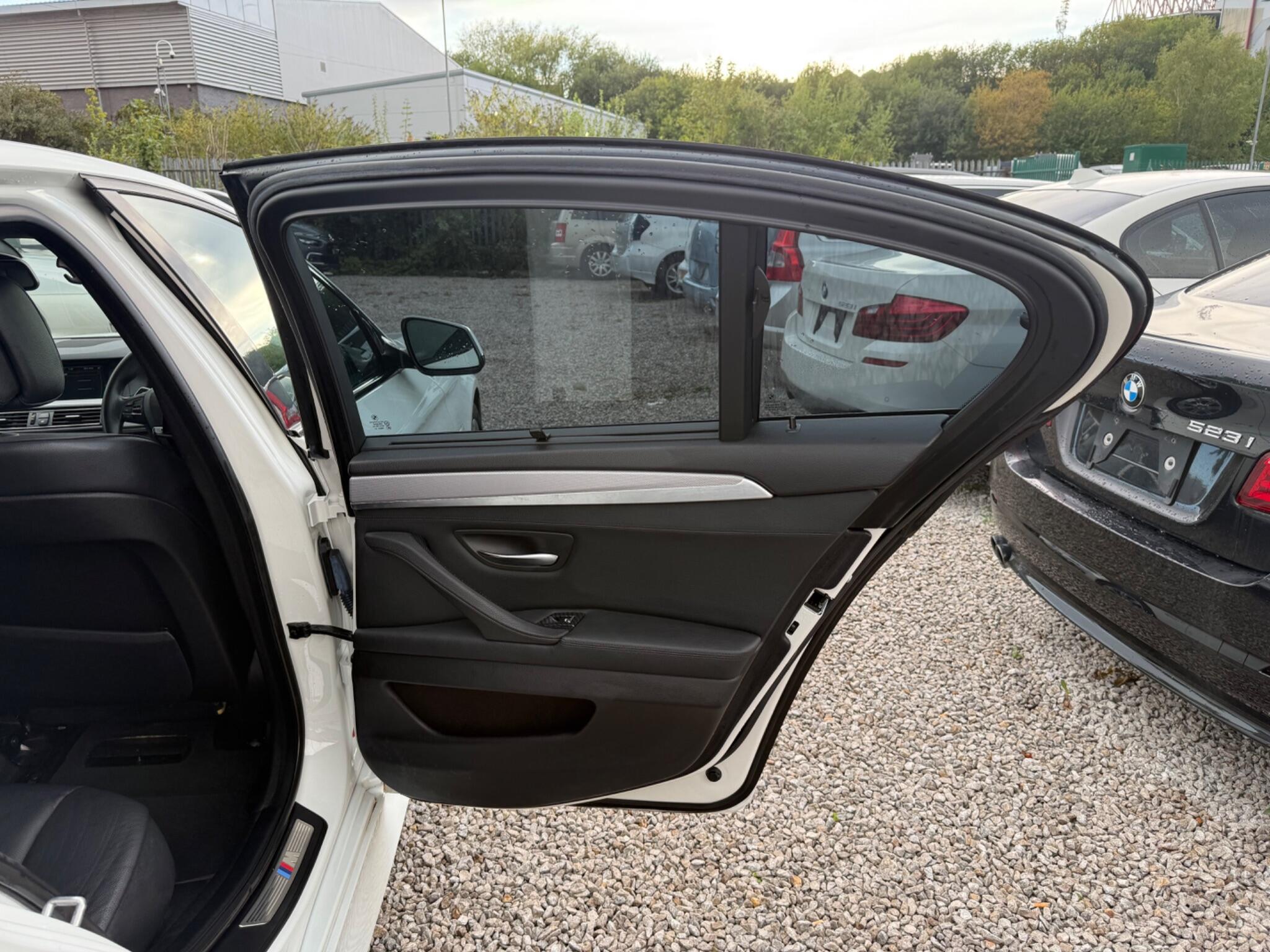 BMW 5 Series - Image 15