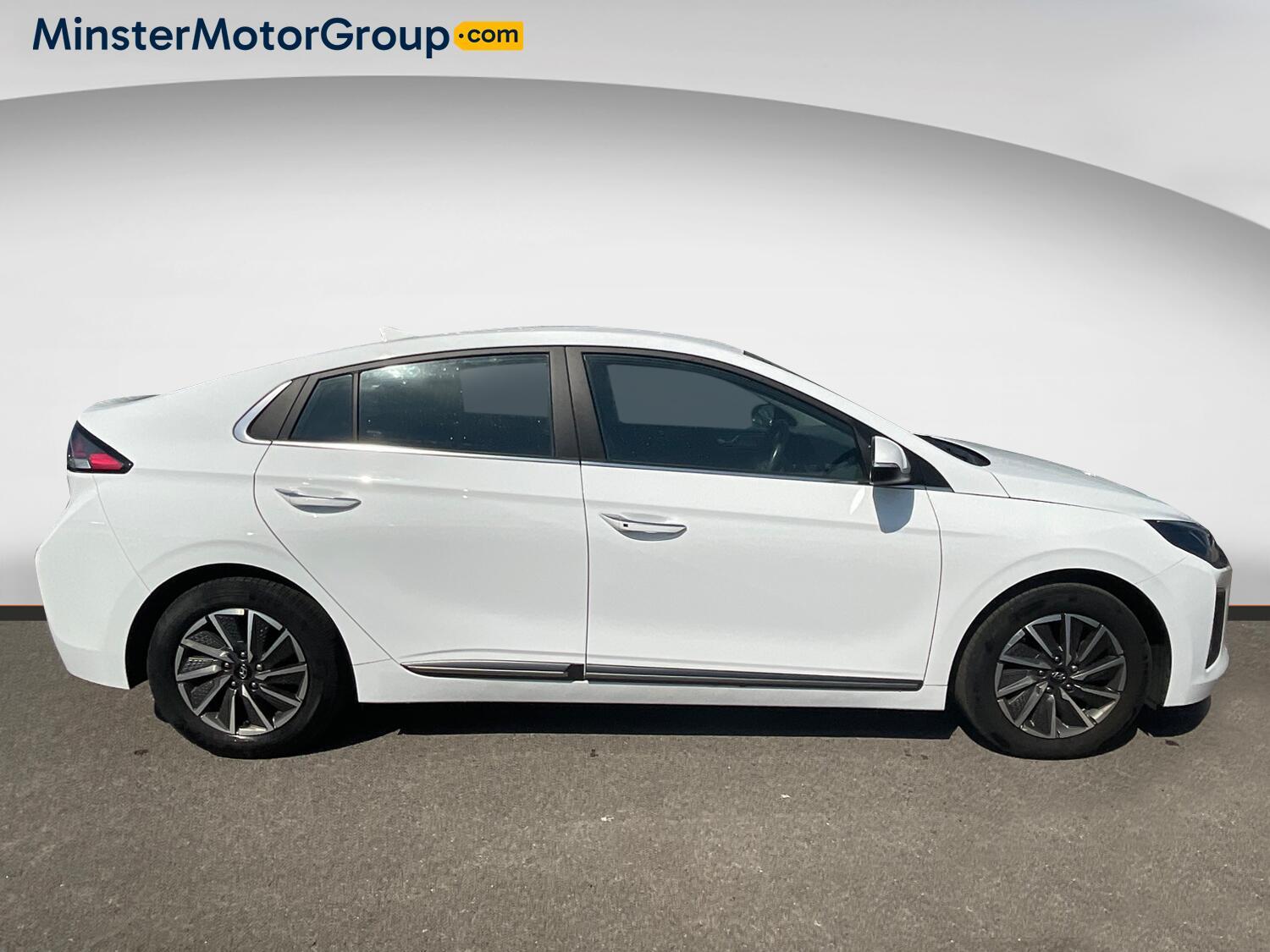 Hyundai Ioniq - Image 2