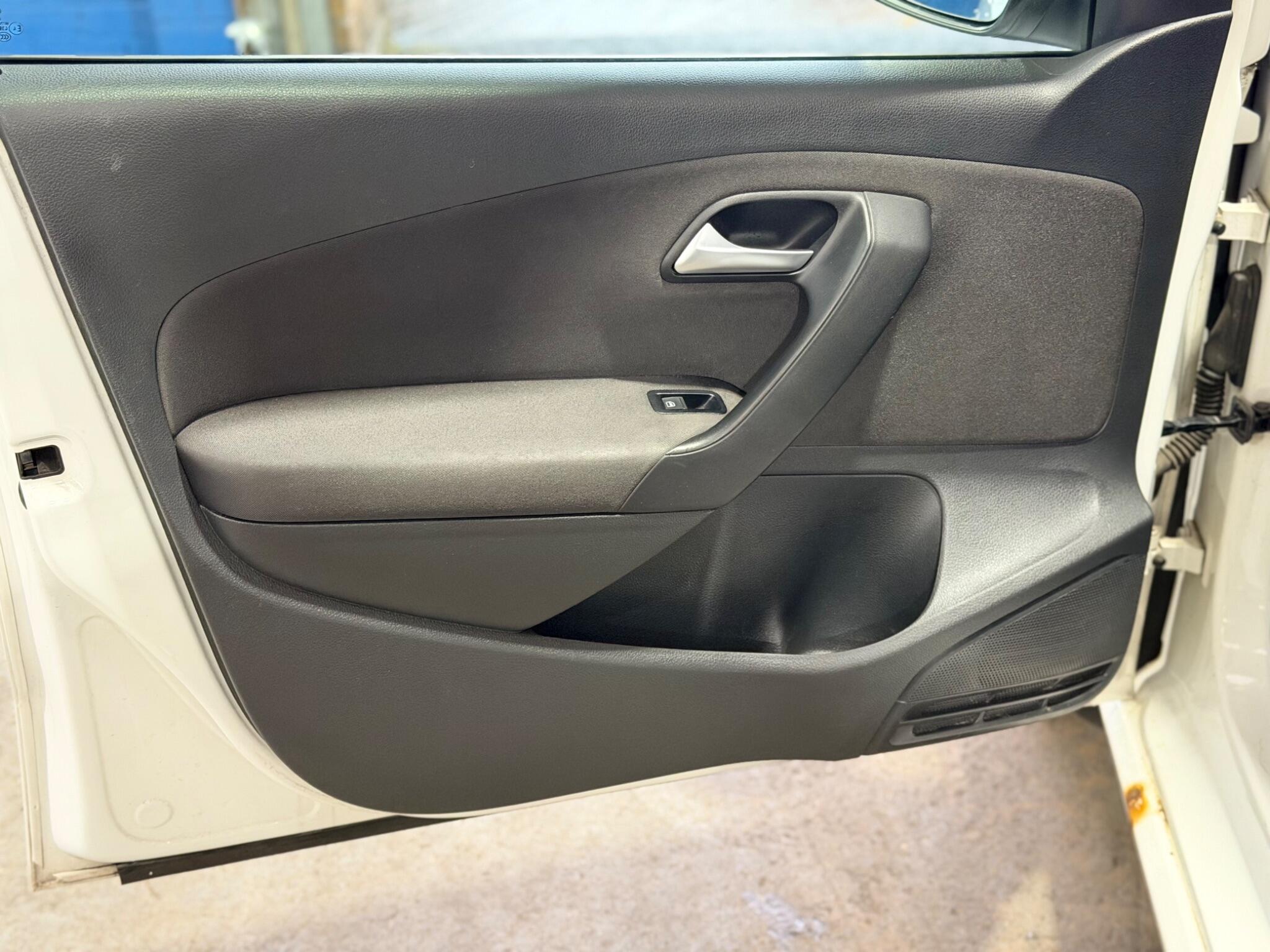 Volkswagen Polo - Image 29