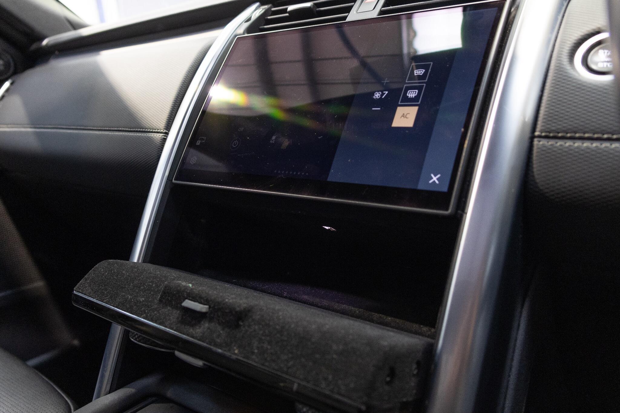 Land Rover Discovery - Image 35