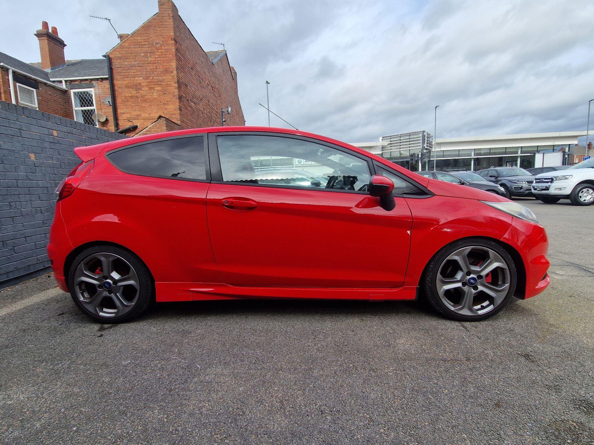 Ford Fiesta - Image 10