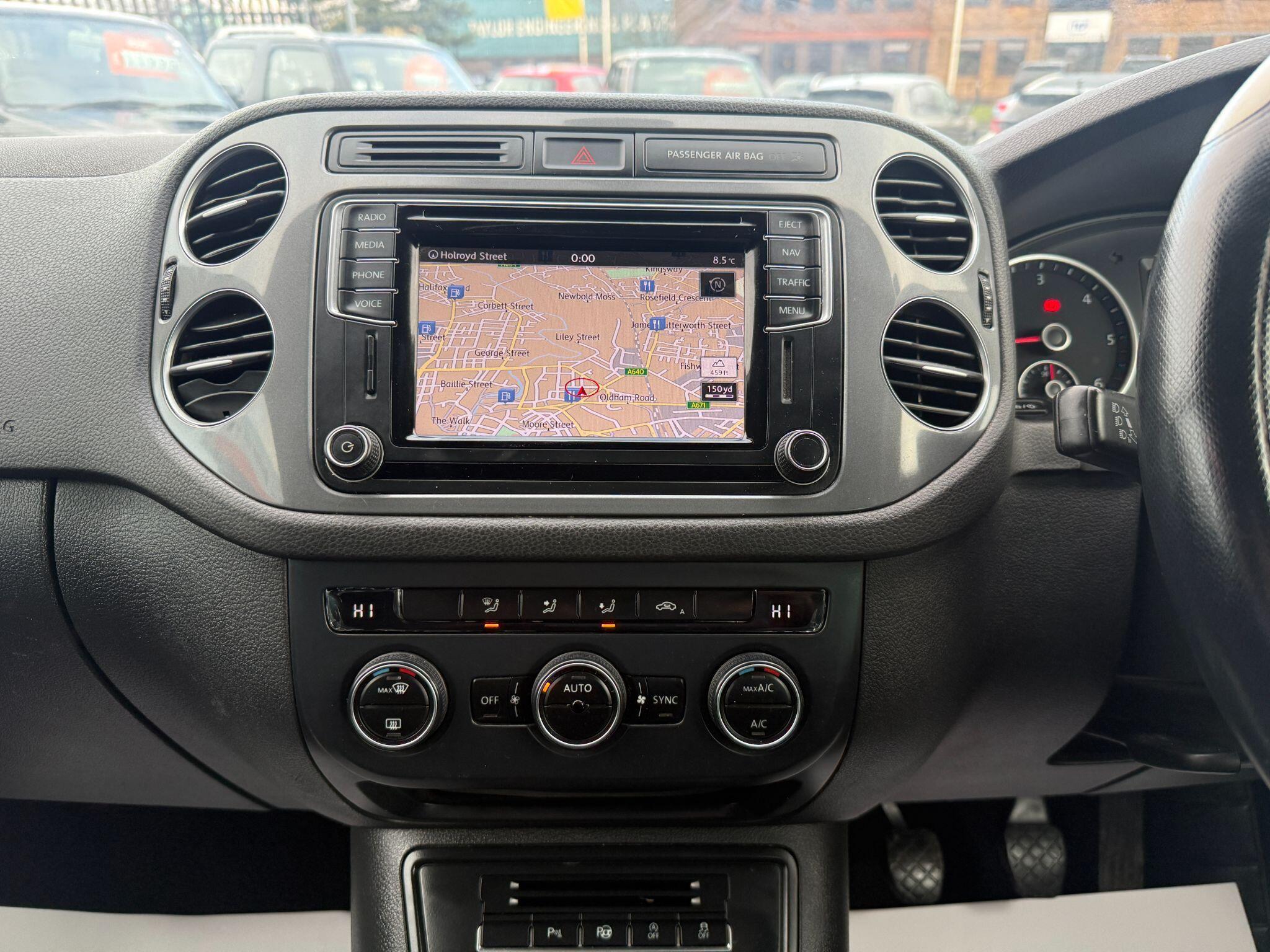 Volkswagen Tiguan - Image 43