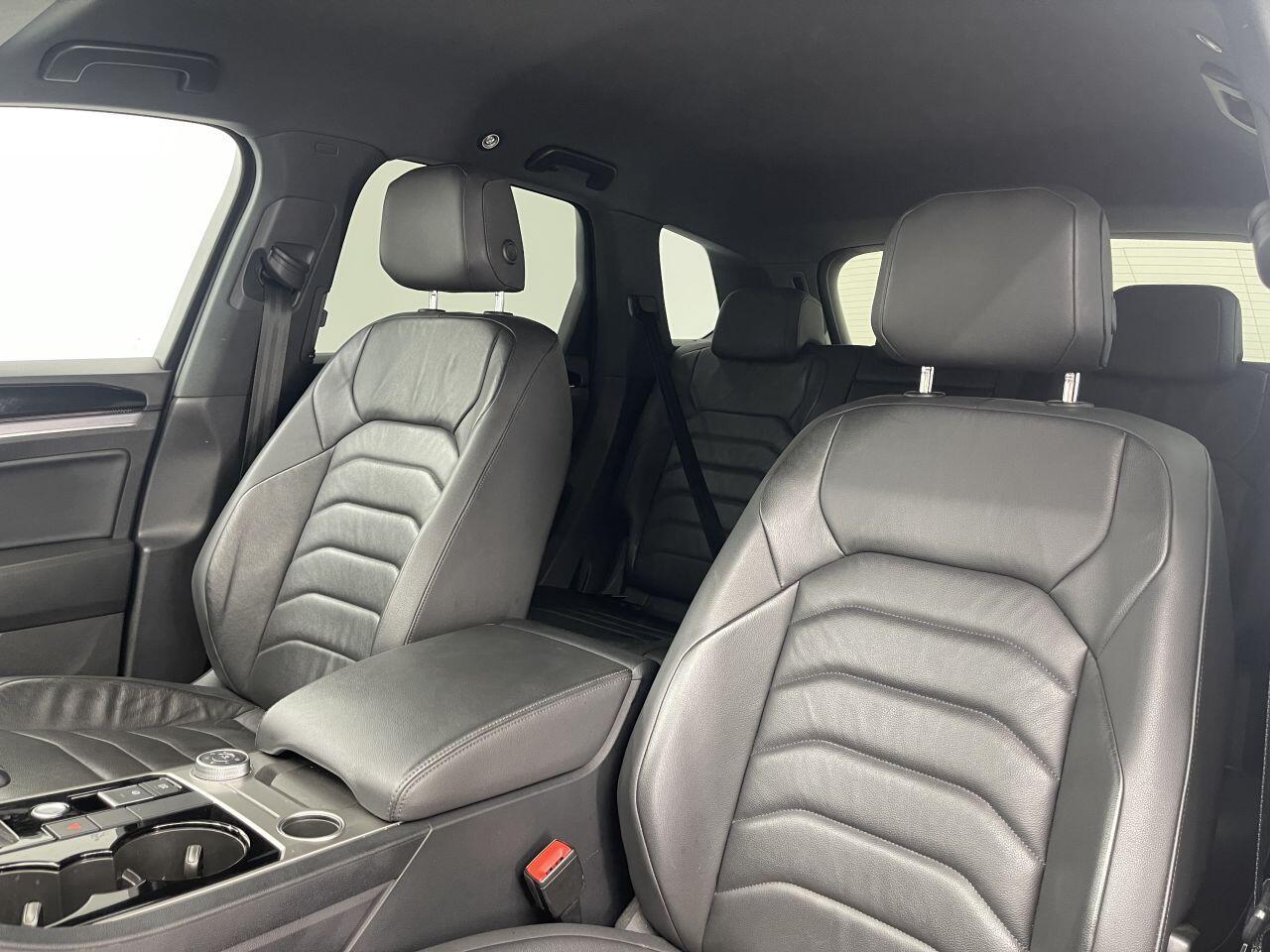 Volkswagen Touareg - Image 24