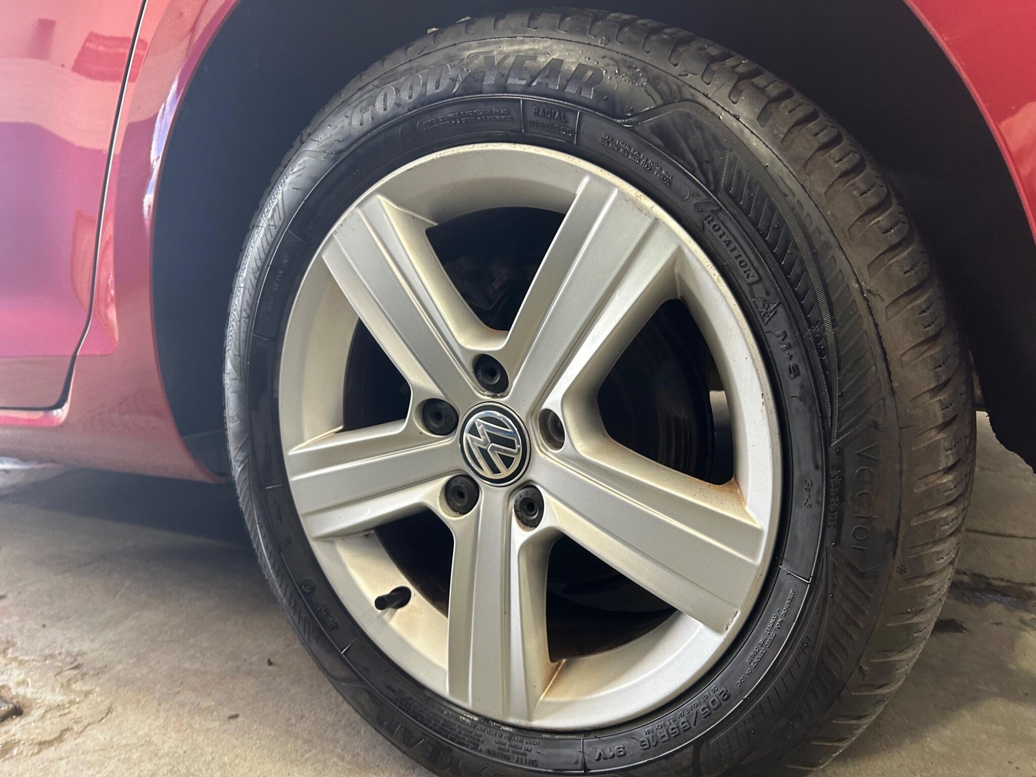 Volkswagen Golf - Image 19