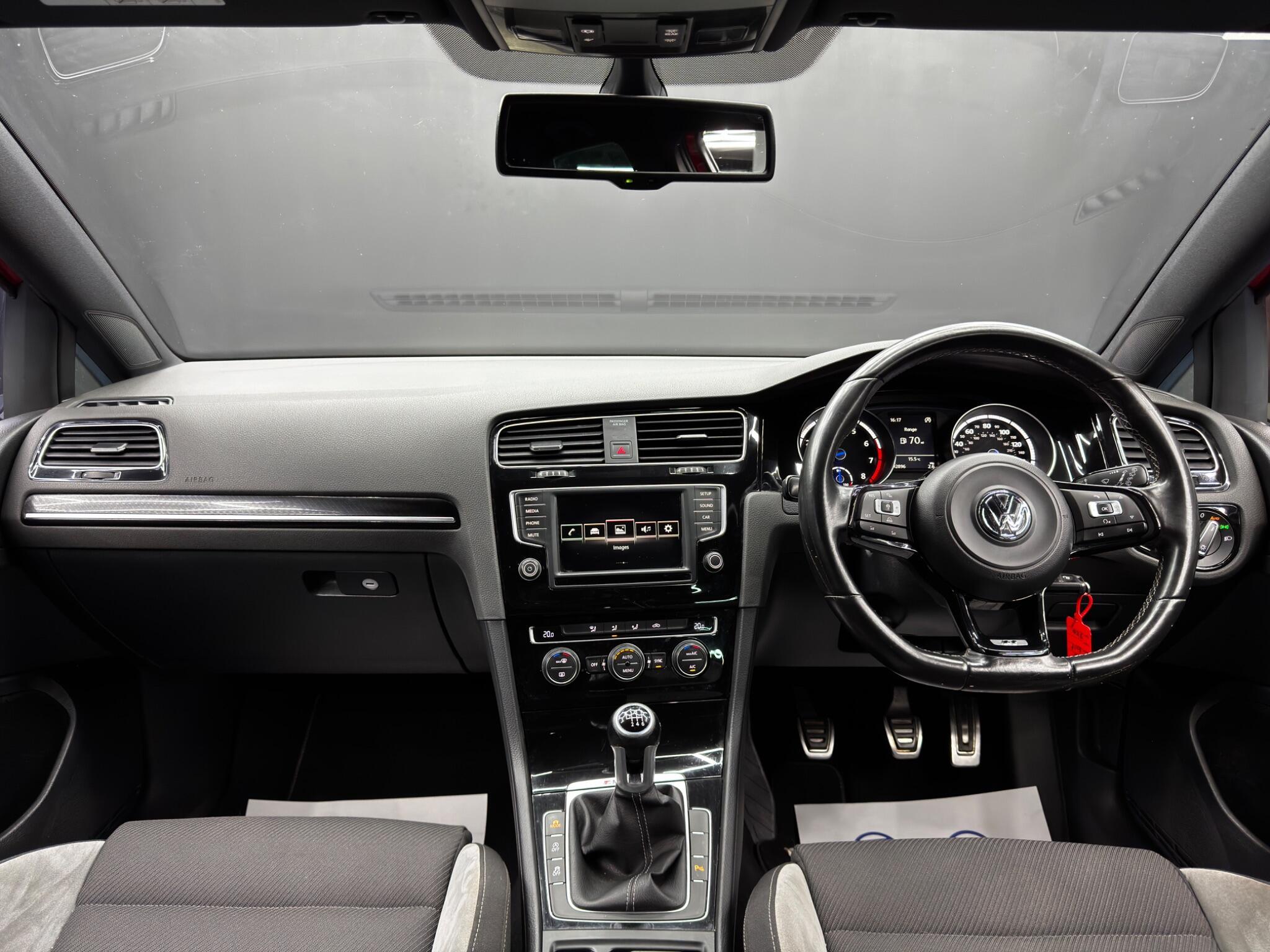 Volkswagen Golf - Image 10