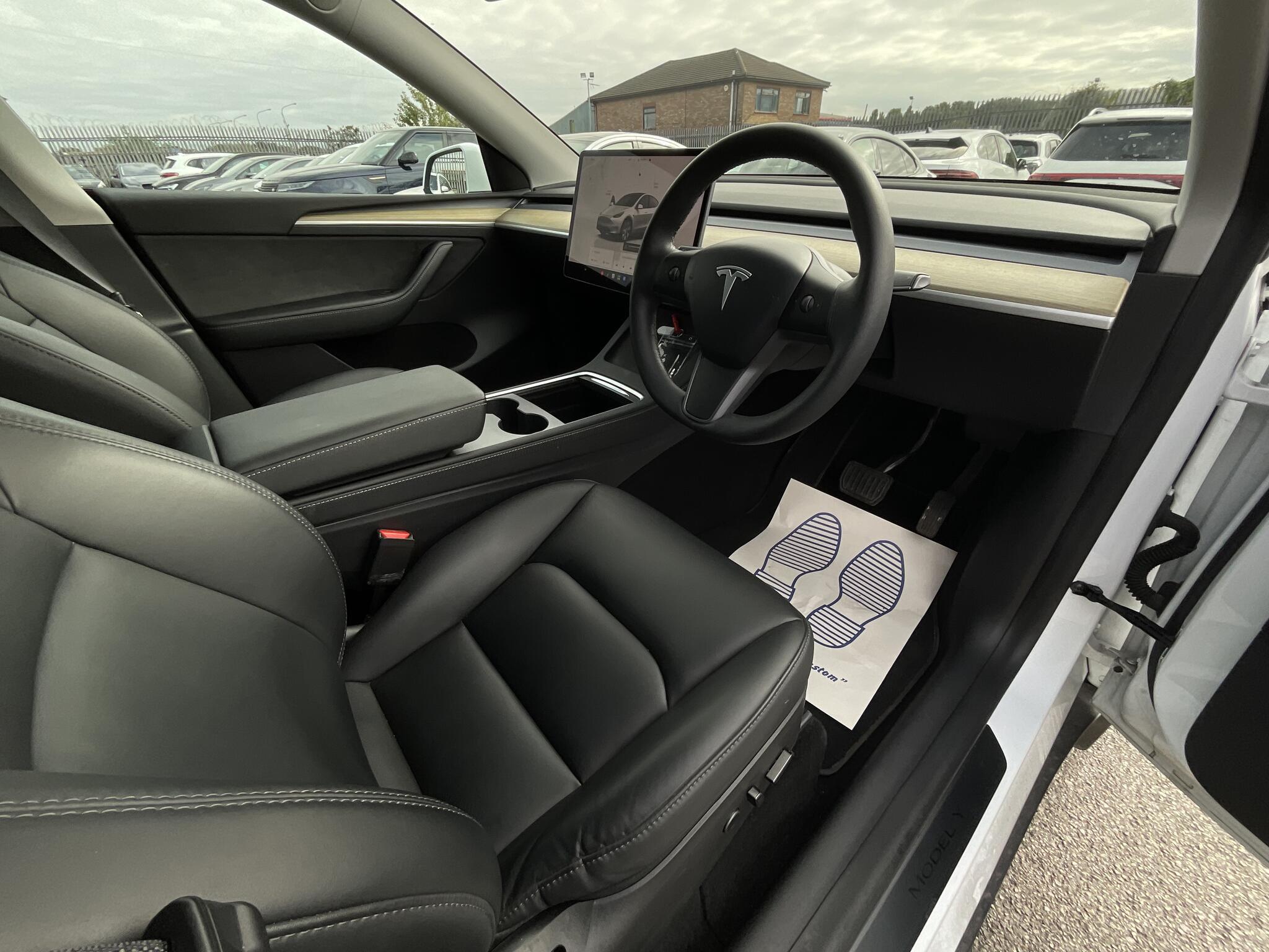 Tesla Model Y - Image 7
