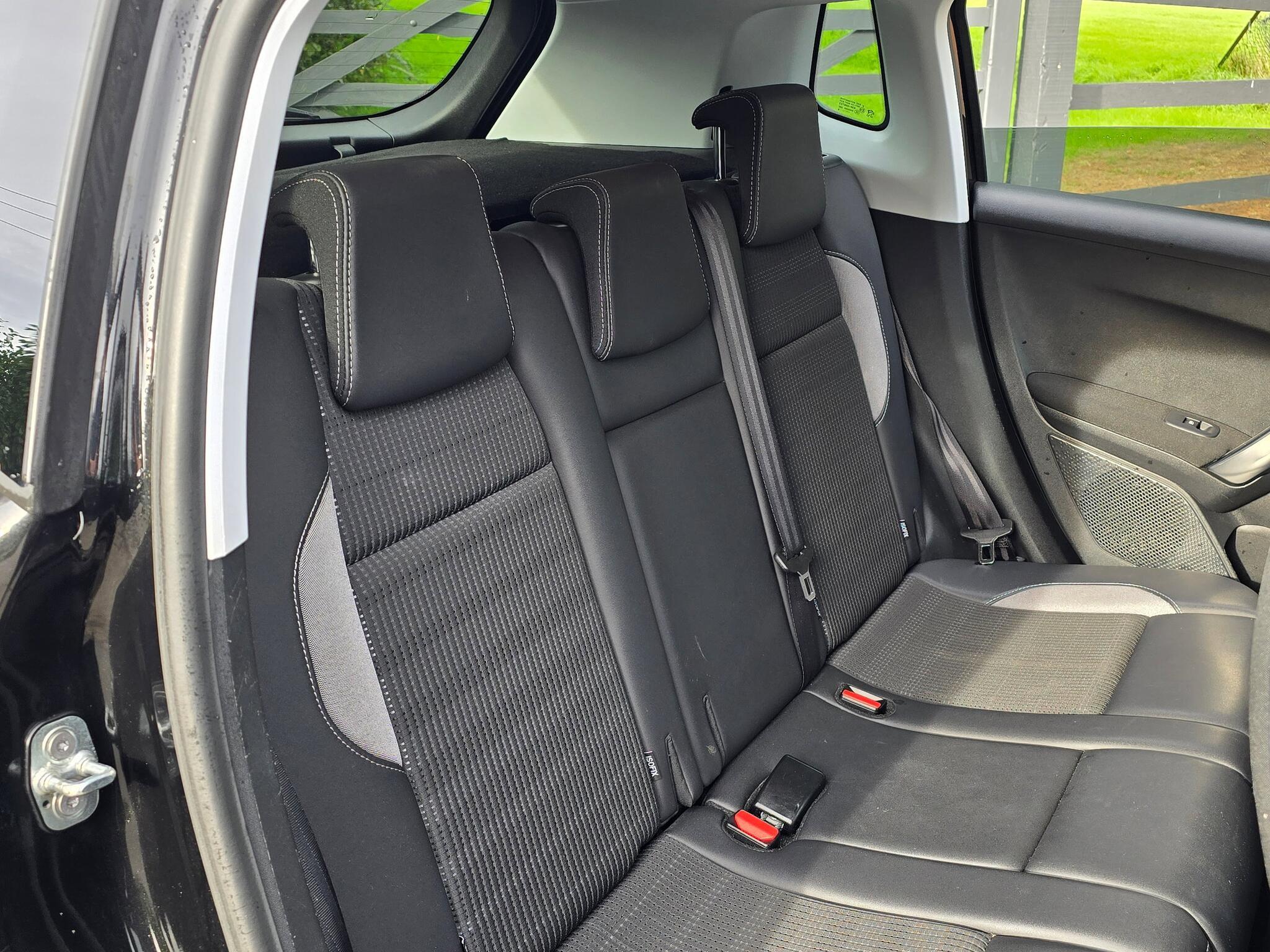 Peugeot 2008 - Image 9