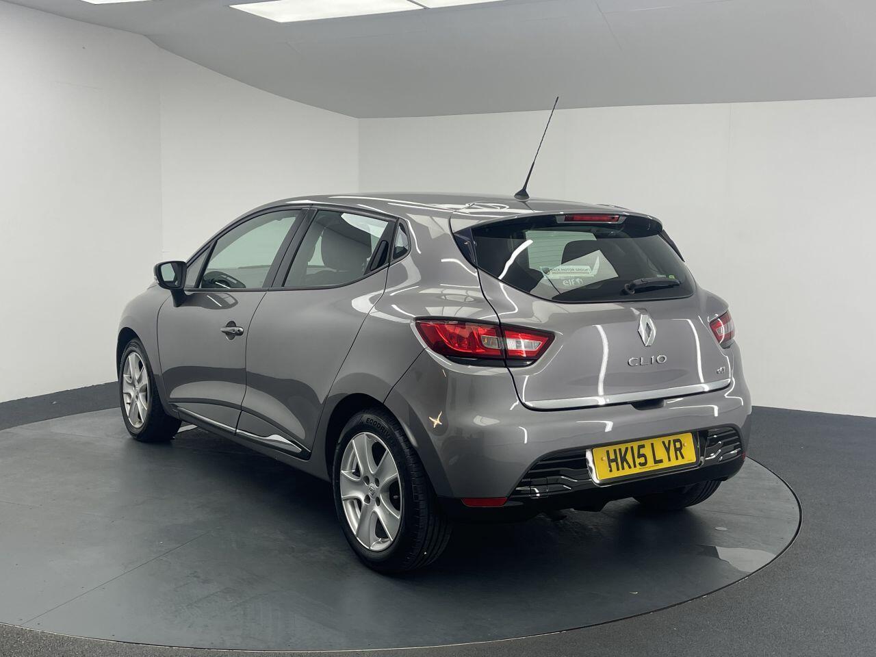 Renault Clio - Image 19