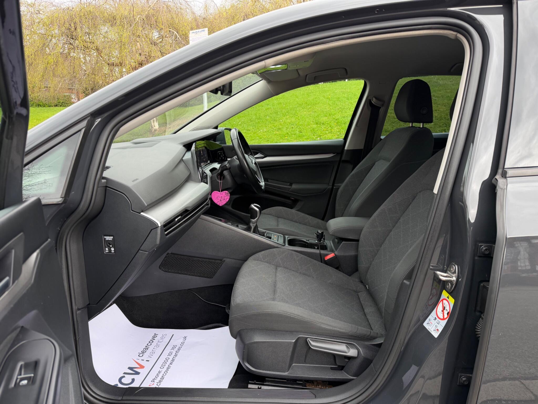 Volkswagen Golf - Image 37