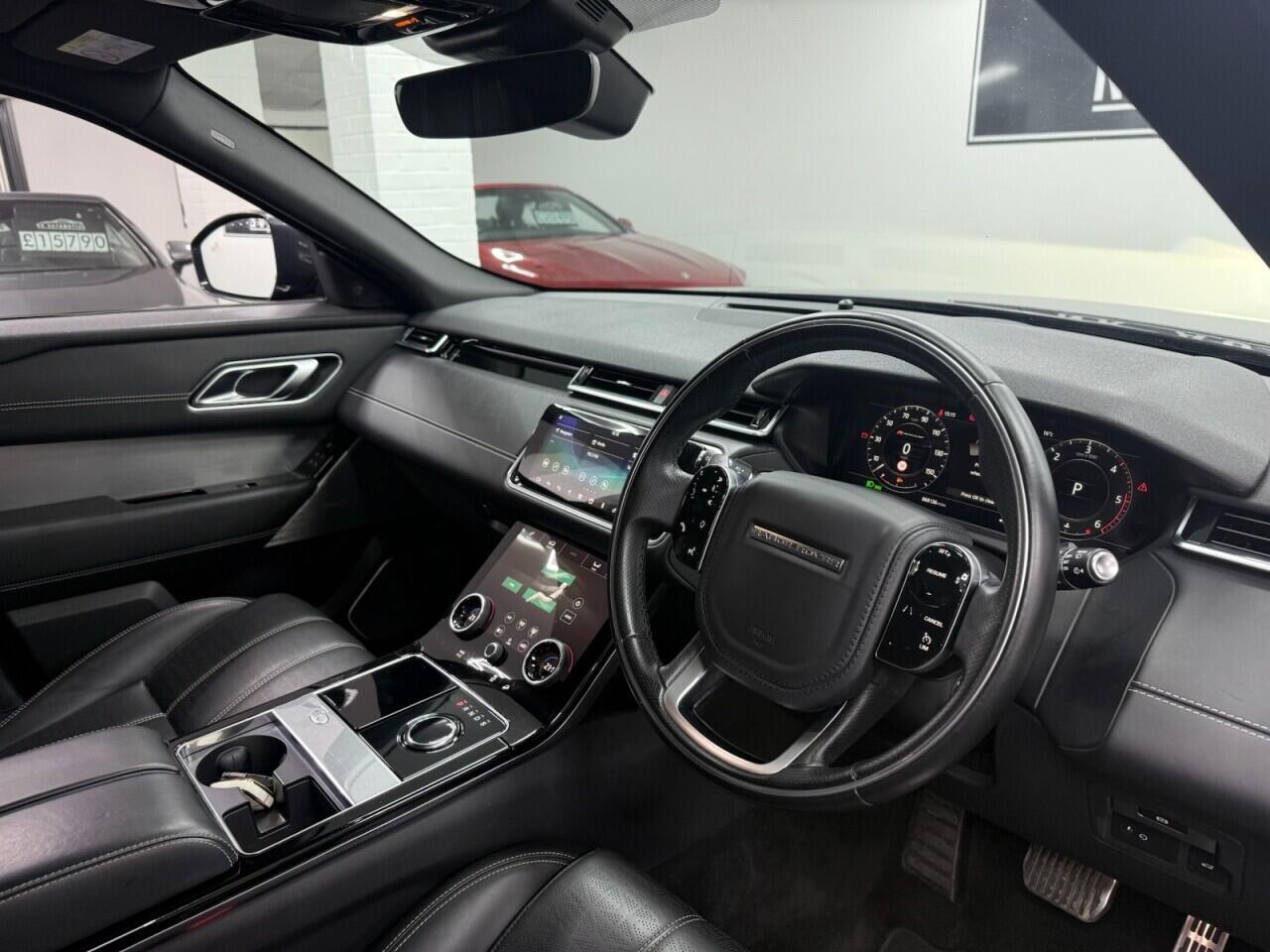 Land Rover Range Rover Velar - Image 14