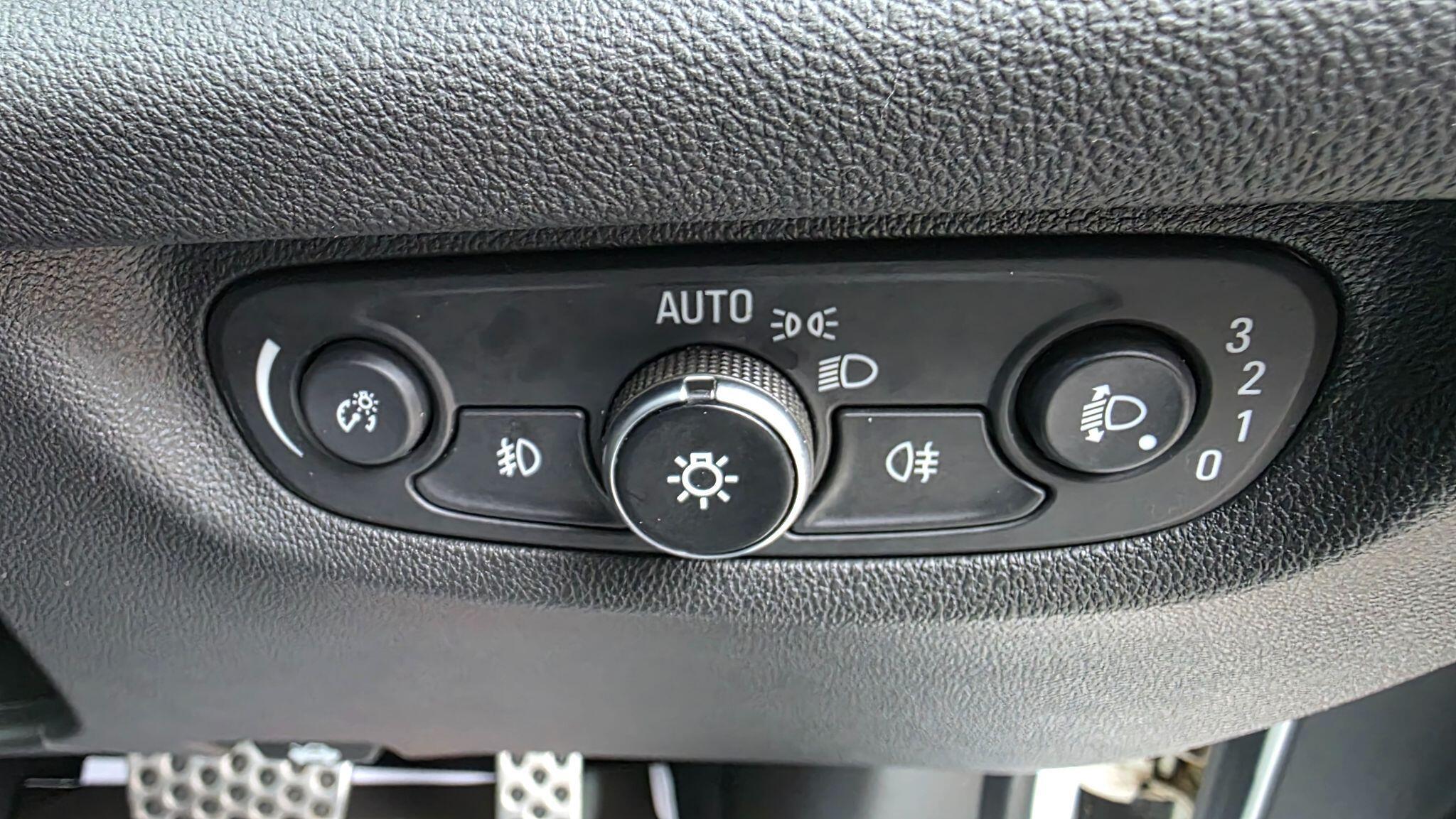 Vauxhall Insignia - Image 41