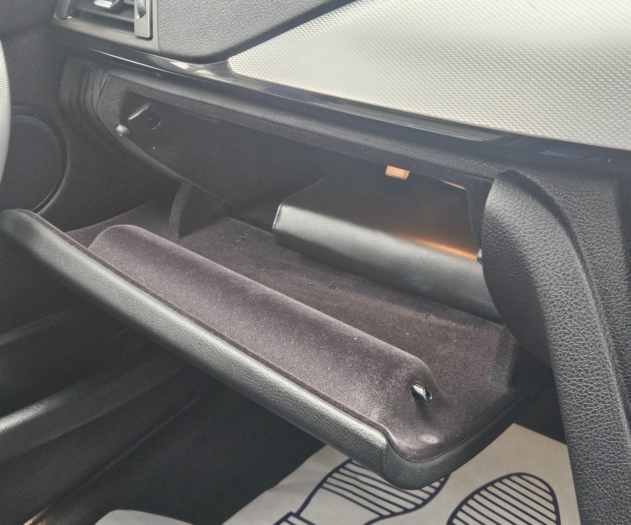 BMW 3 Series - Image 75