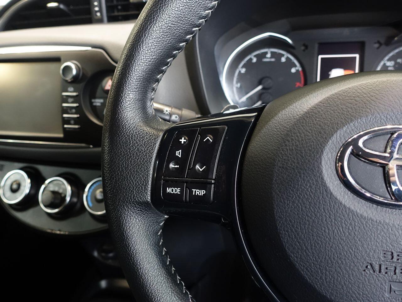 Toyota Yaris - Image 11