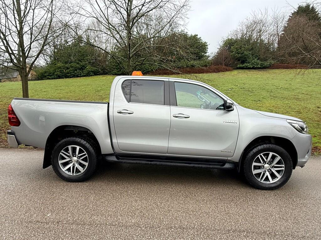 Toyota Hilux - Image 4