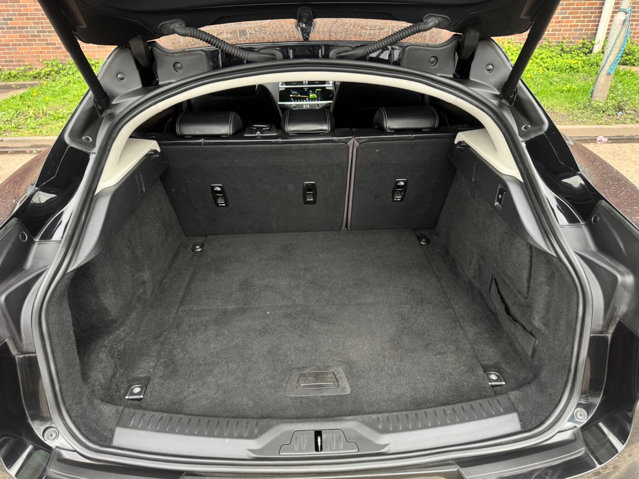 Jaguar I-Pace - Image 24