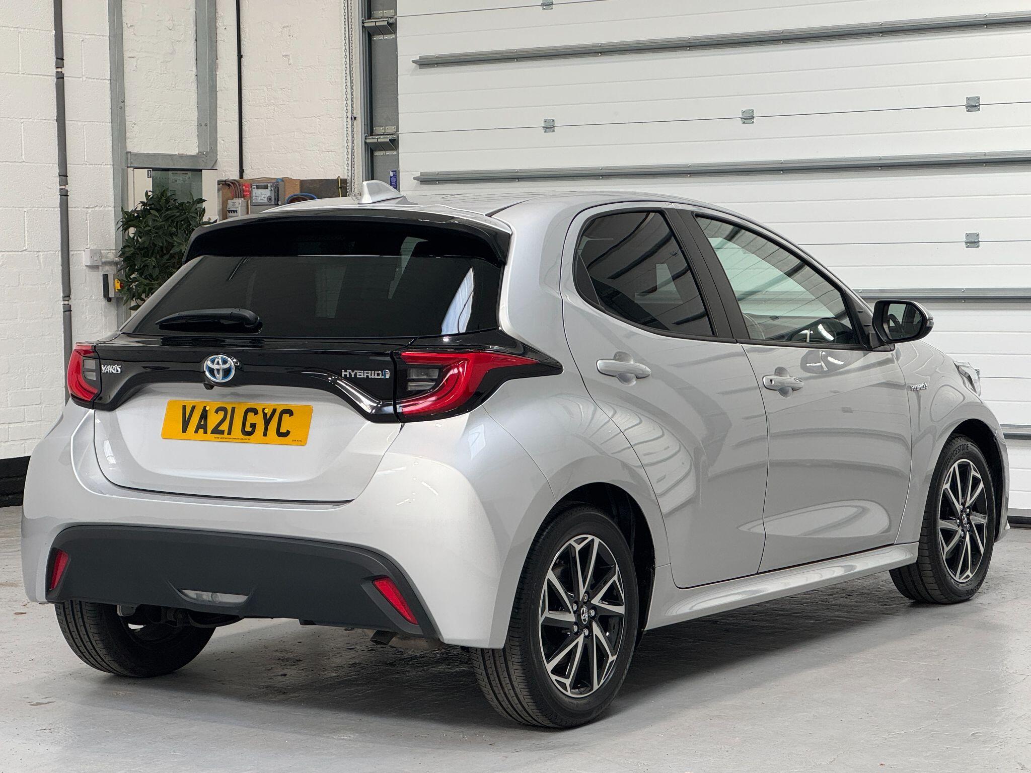 Toyota Yaris - Image 11