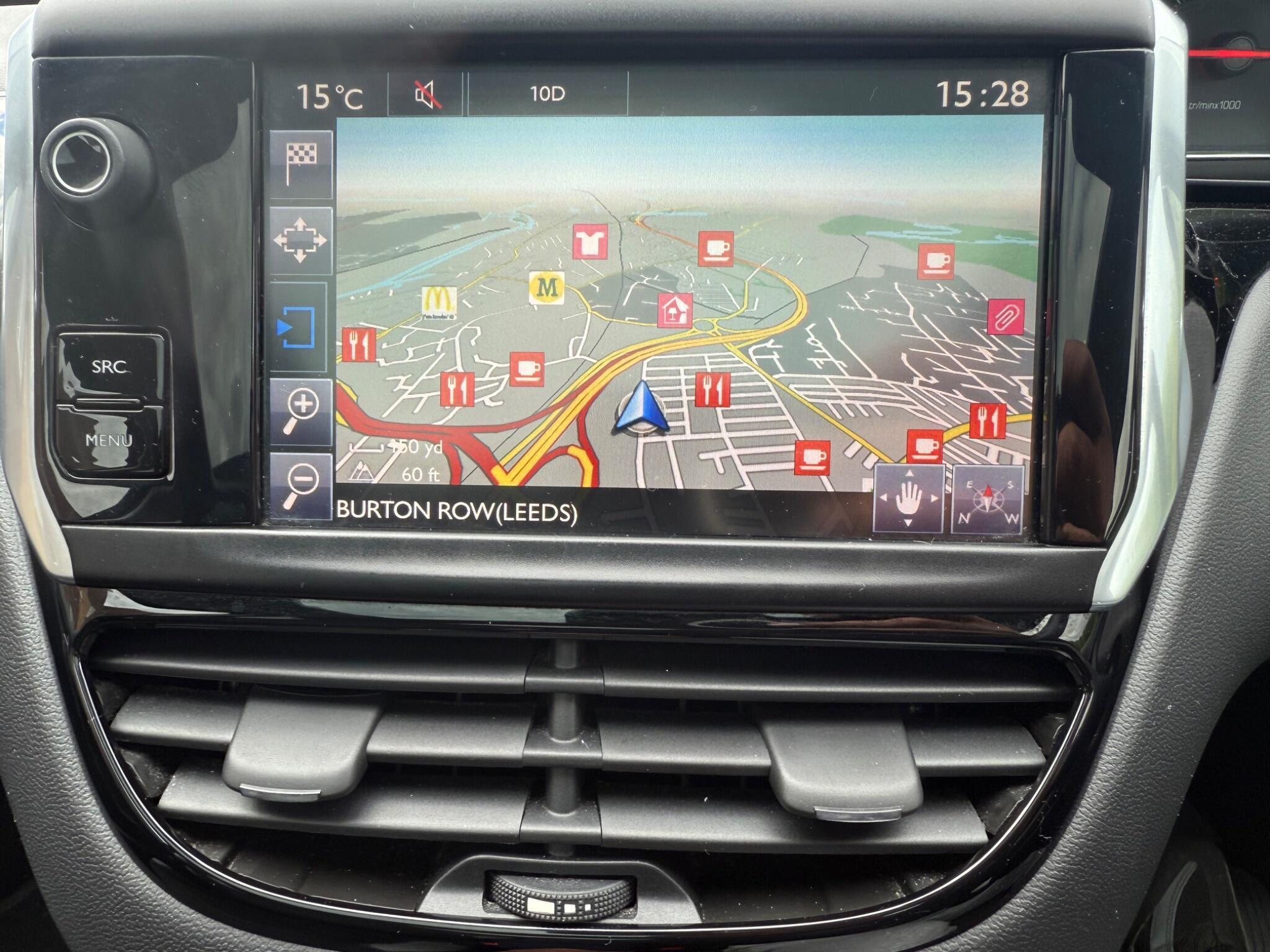 Peugeot 208 - Image 18