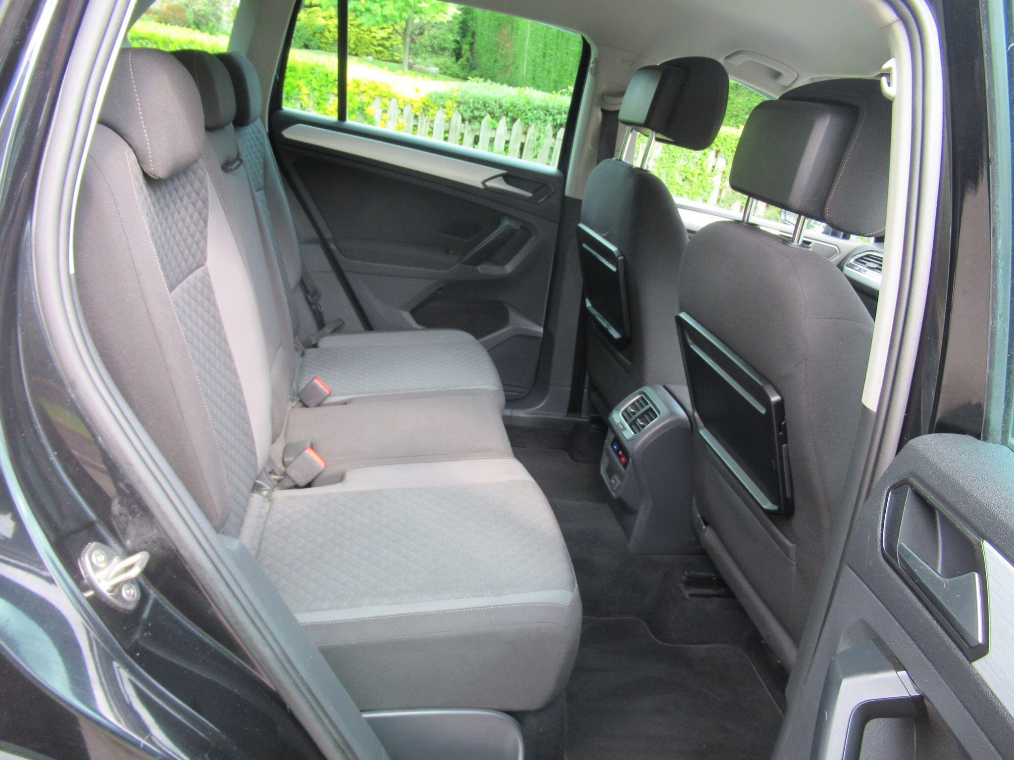 Volkswagen Tiguan - Image 17