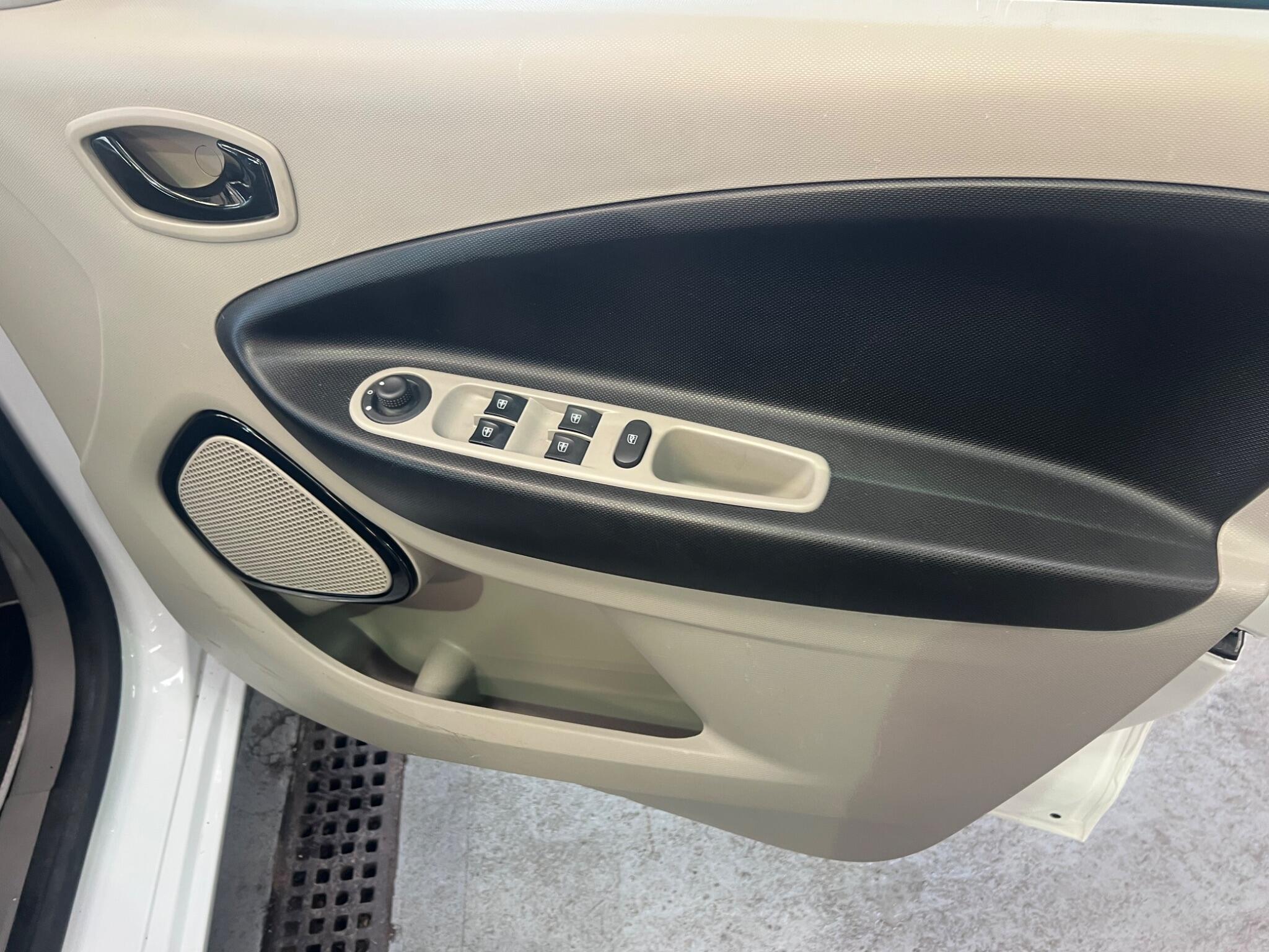 Renault Zoe - Image 27