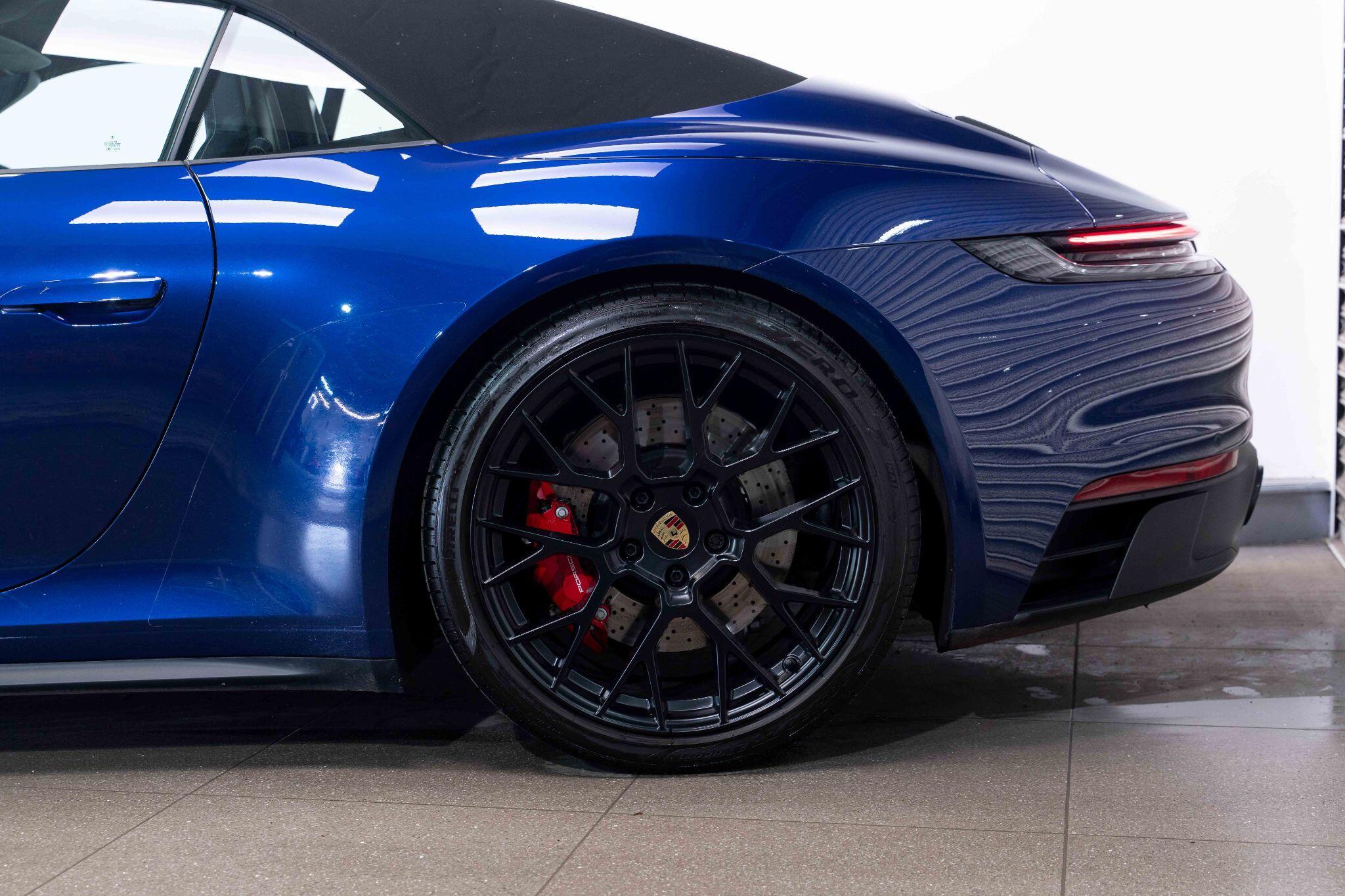 Porsche 911 - Image 15