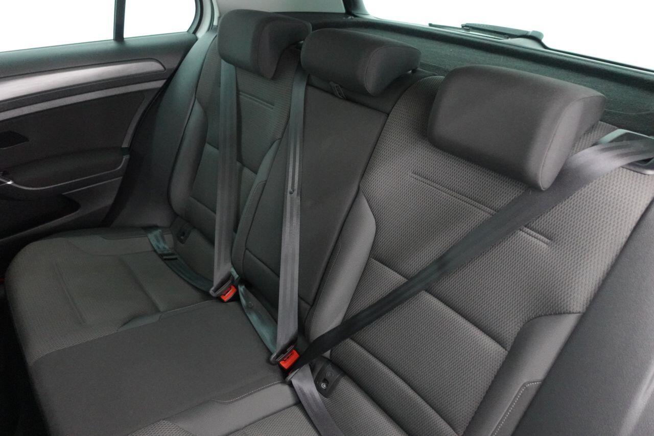 Volkswagen Golf - Image 20