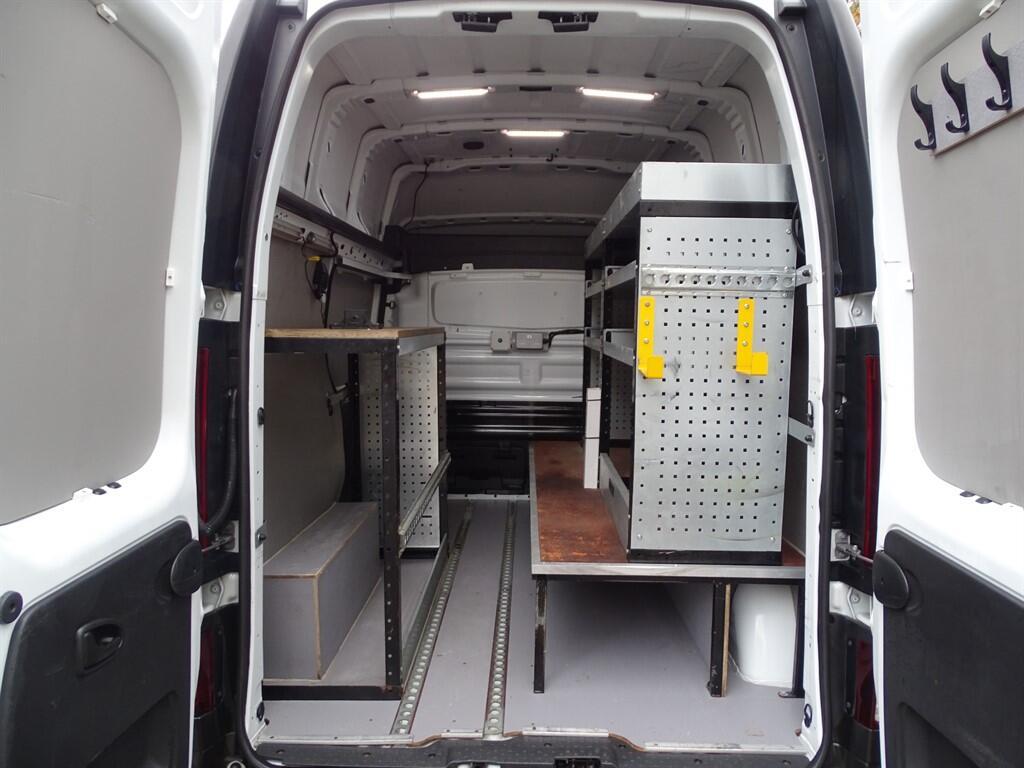 Renault Trafic - Image 14